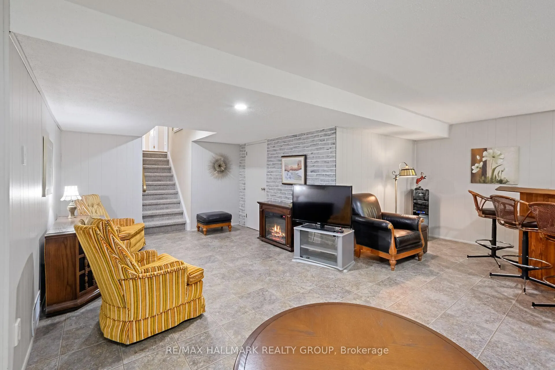 Photo 118 of 37 Wedgewood Crescent, Ottawa, Blackburn Hamlet — HOMEH