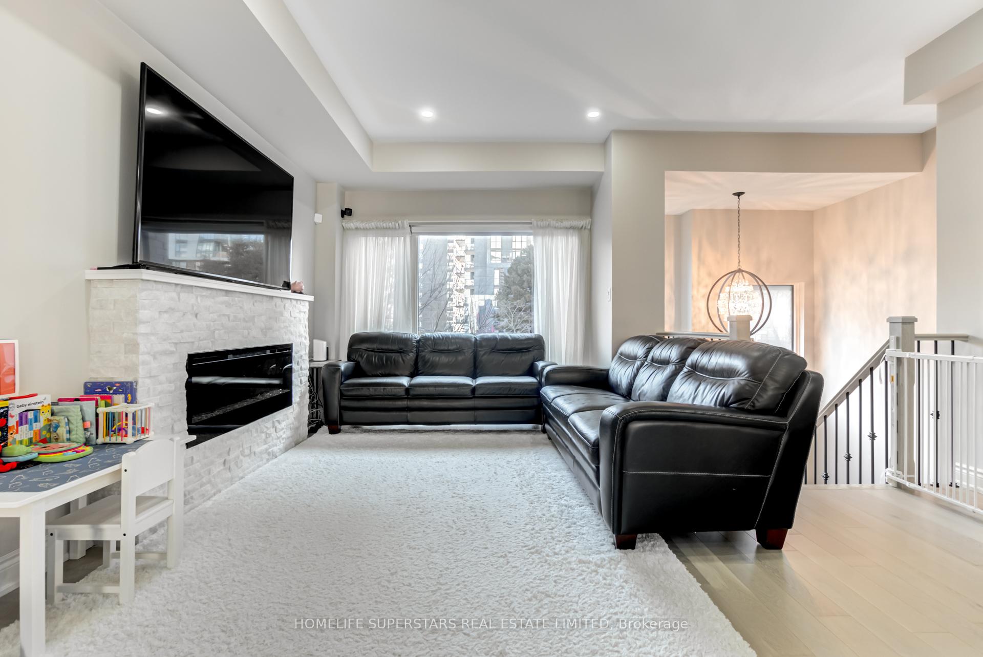 Photo 5 of 29 Pony Farm Drive, Etobicoke, Willowridge-Martingrove-Richview — HOMEH