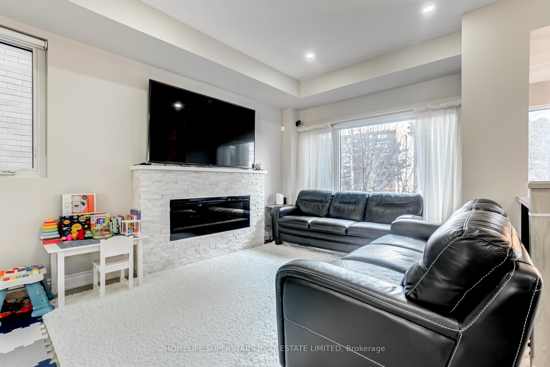Photo 6 of 29 Pony Farm Drive, Etobicoke, Willowridge-Martingrove-Richview — HOMEH