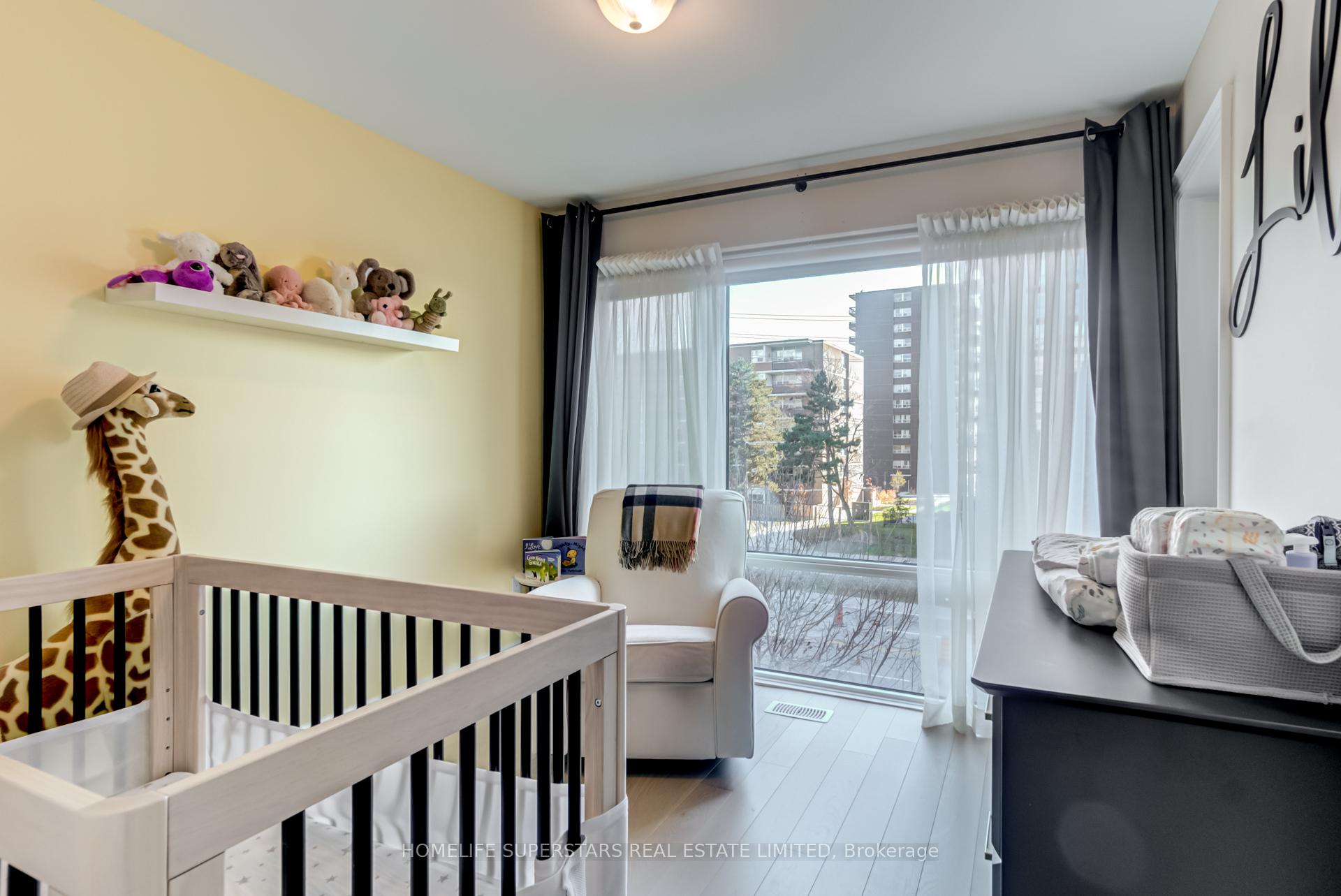 Photo 15 of 29 Pony Farm Drive, Etobicoke, Willowridge-Martingrove-Richview — HOMEH