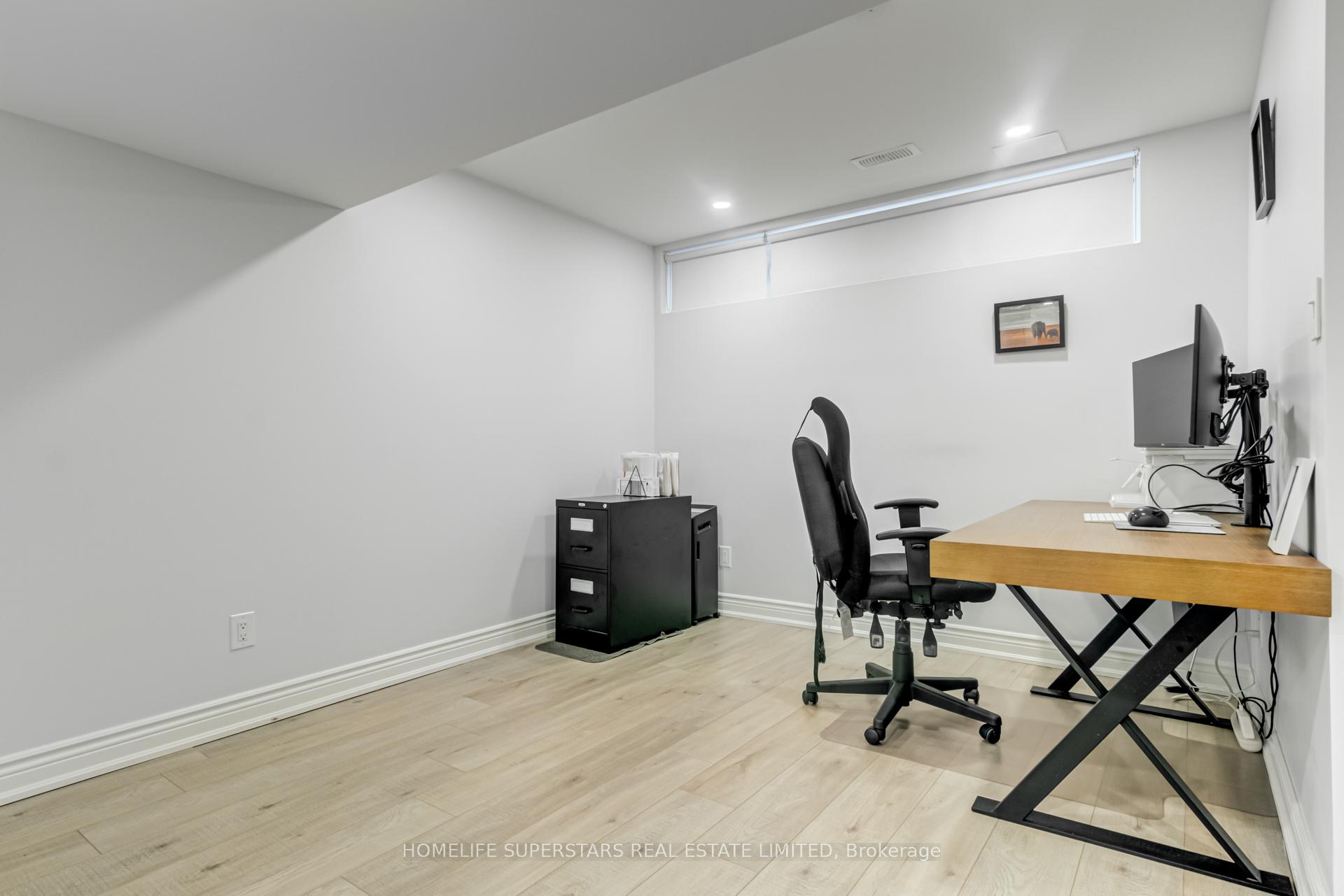 Photo 20 of 29 Pony Farm Drive, Etobicoke, Willowridge-Martingrove-Richview — HOMEH