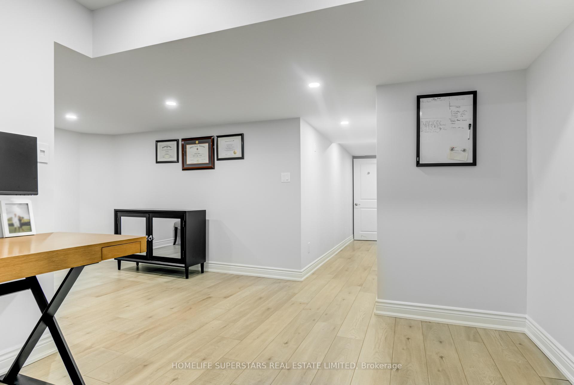 Photo 21 of 29 Pony Farm Drive, Etobicoke, Willowridge-Martingrove-Richview — HOMEH