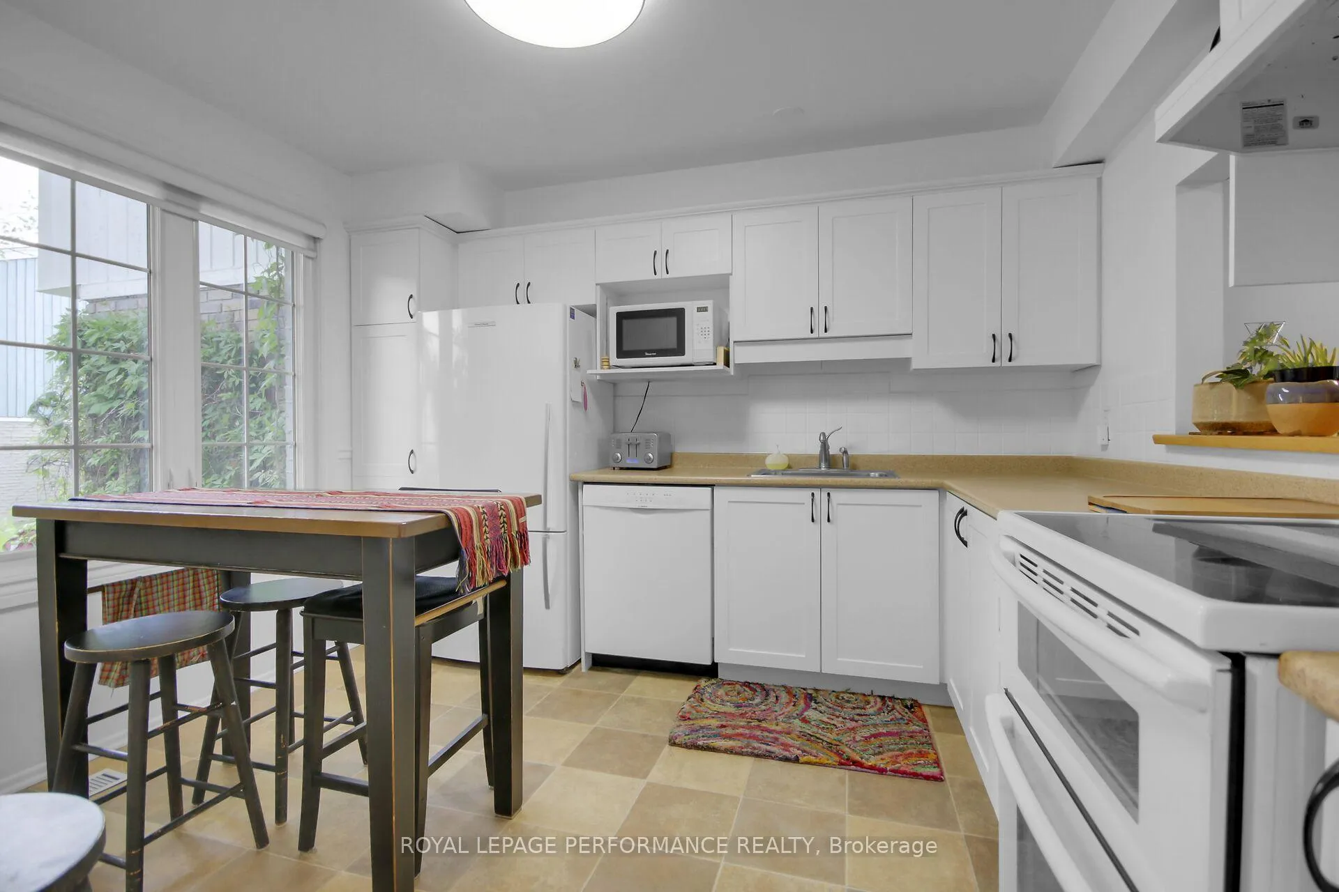 Photo 16 of 900 Walkley Road, Ottawa, Riverside Park South — HOMEH