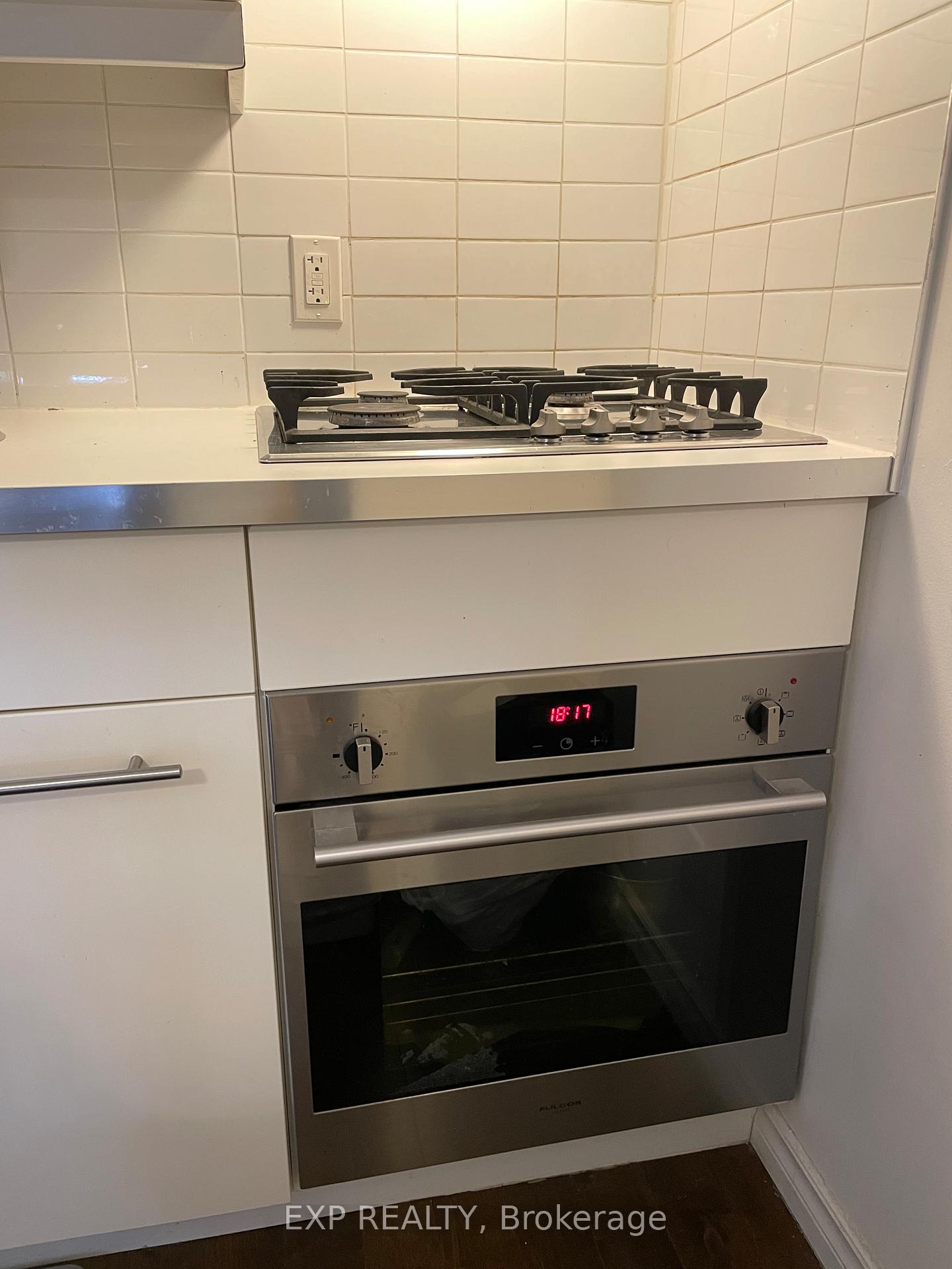 Photo 6 of Unit Unit01, 165 Euclid Avenue, Toronto, Trinity-Bellwoods — HOMEH
