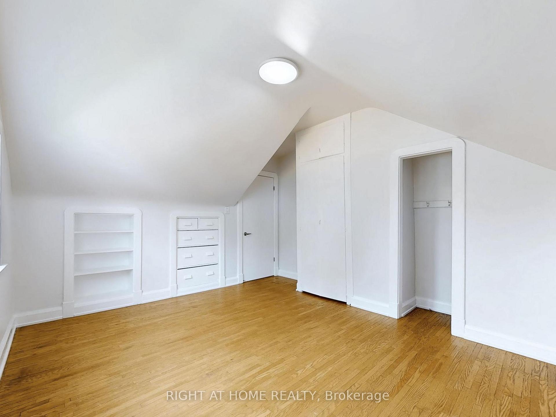 Photo 9 of 668 Scarlett Road, Etobicoke, Humber Heights — HOMEH