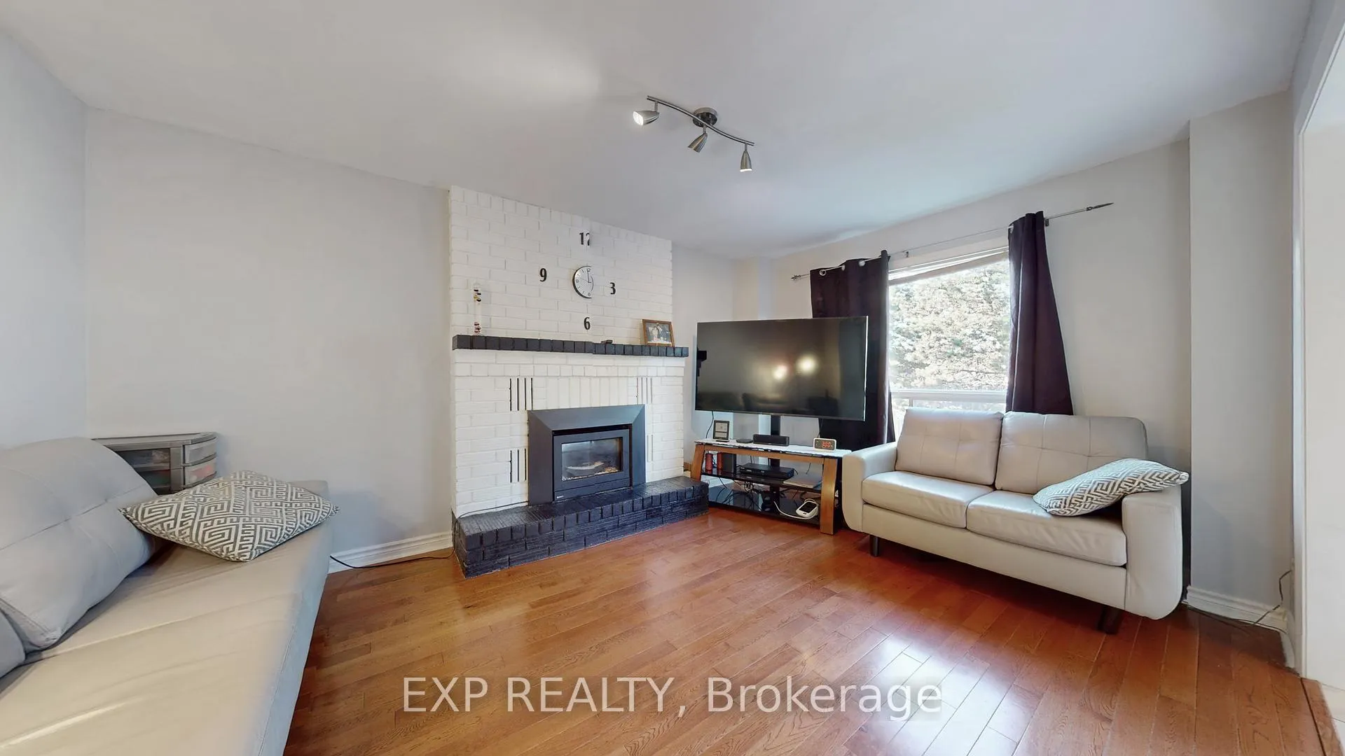 Photo 6 of 4 Trillium Crescent, Barrie, Allandale Heights — HOMEH