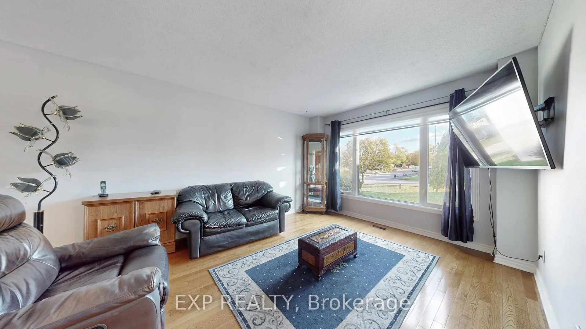 Photo 10 of 4 Trillium Crescent, Barrie, Allandale Heights — HOMEH