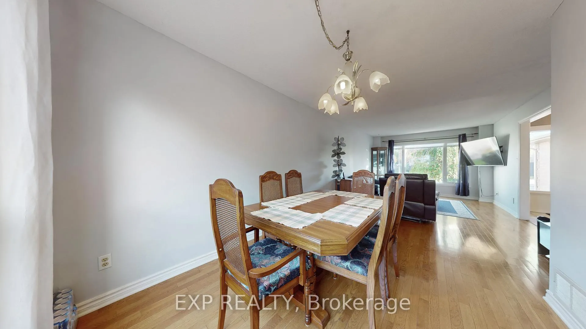 Photo 12 of 4 Trillium Crescent, Barrie, Allandale Heights — HOMEH