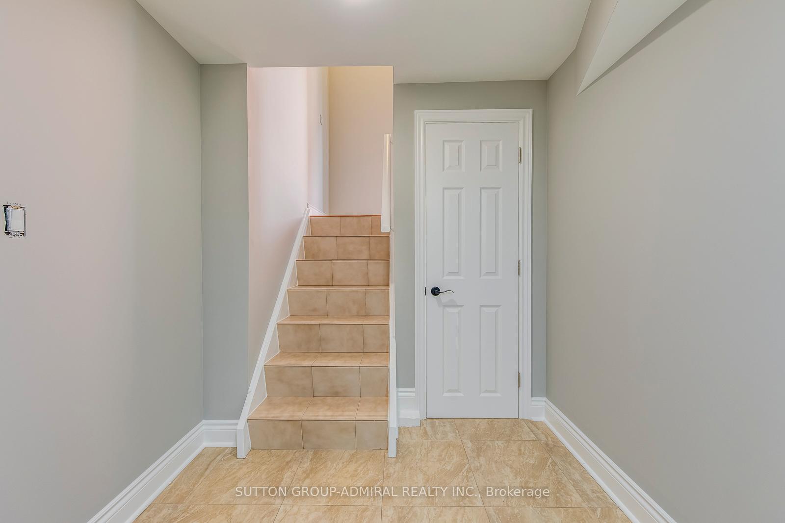 Photo 4 of 69 Norgrove Crescent, Etobicoke, Willowridge-Martingrove-Richview — HOMEH