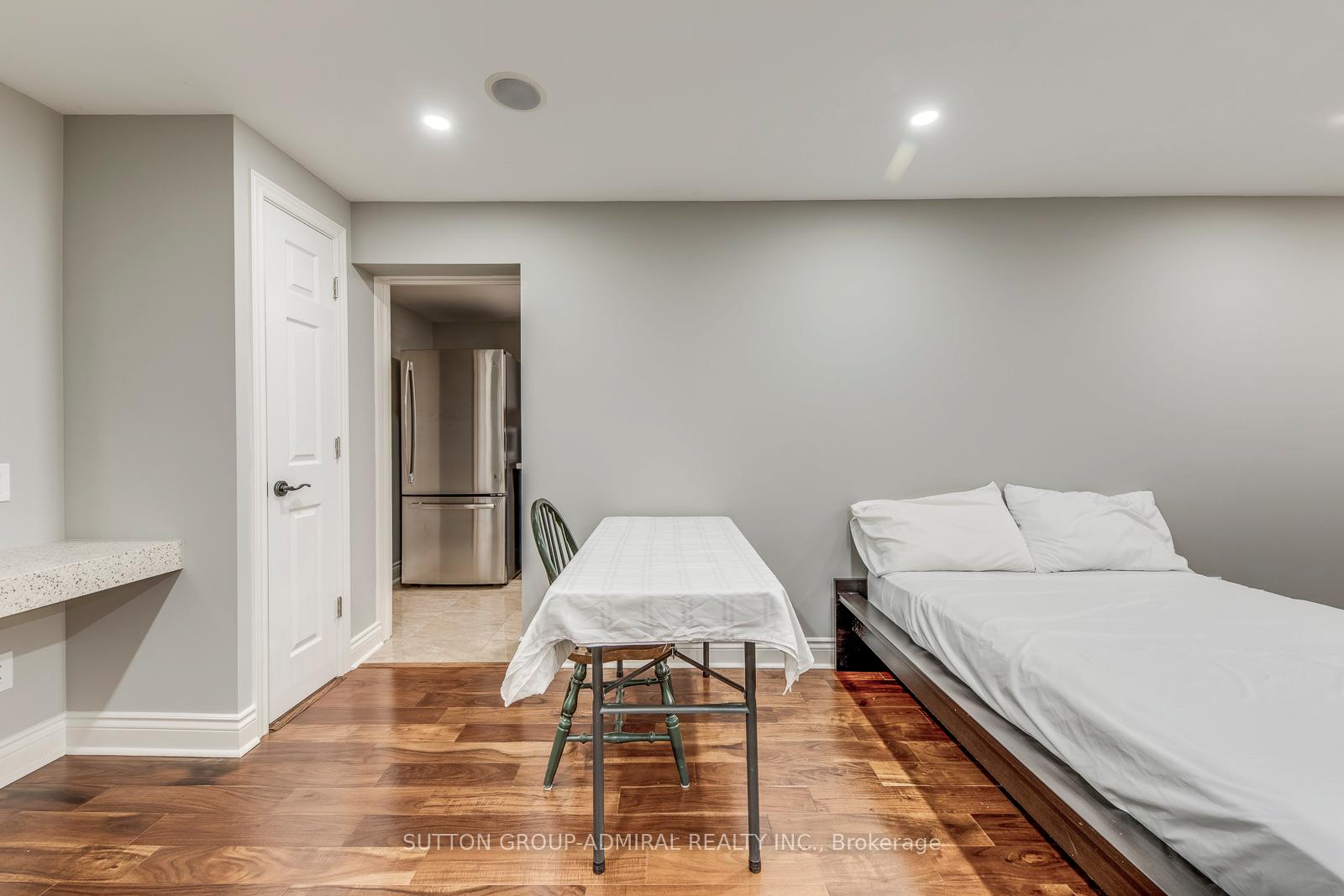 Photo 9 of 69 Norgrove Crescent, Etobicoke, Willowridge-Martingrove-Richview — HOMEH