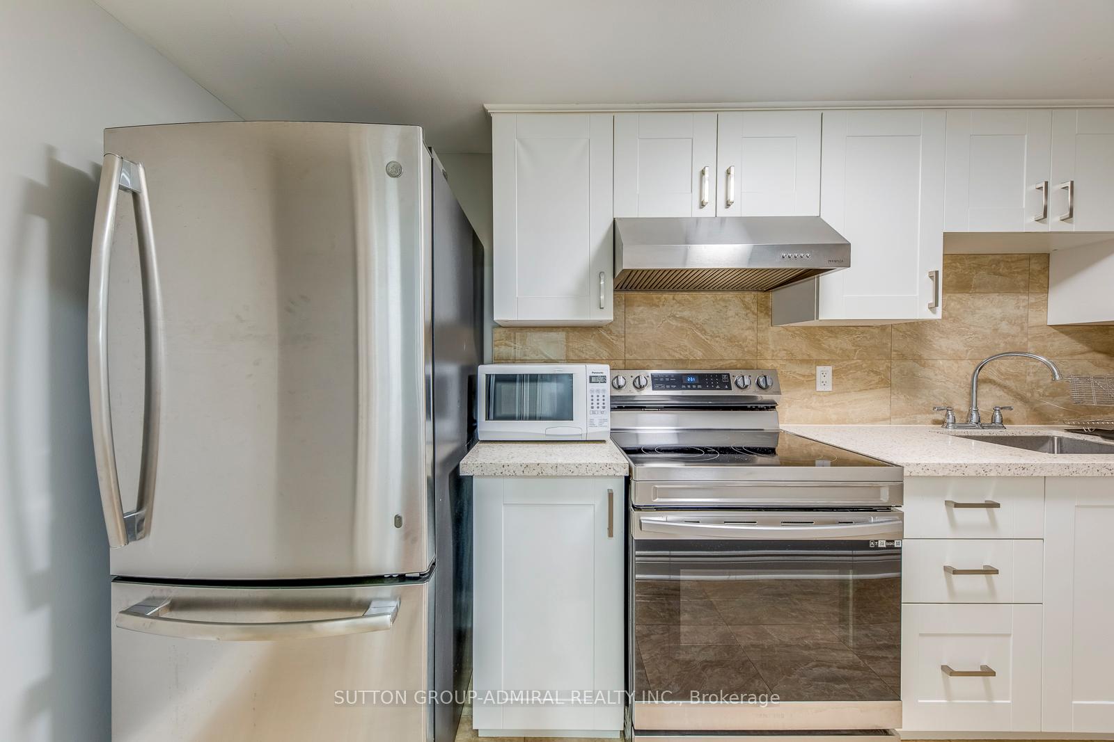 Photo 18 of 69 Norgrove Crescent, Etobicoke, Willowridge-Martingrove-Richview — HOMEH