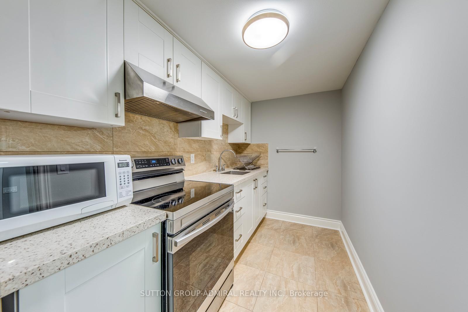 Photo 19 of 69 Norgrove Crescent, Etobicoke, Willowridge-Martingrove-Richview — HOMEH