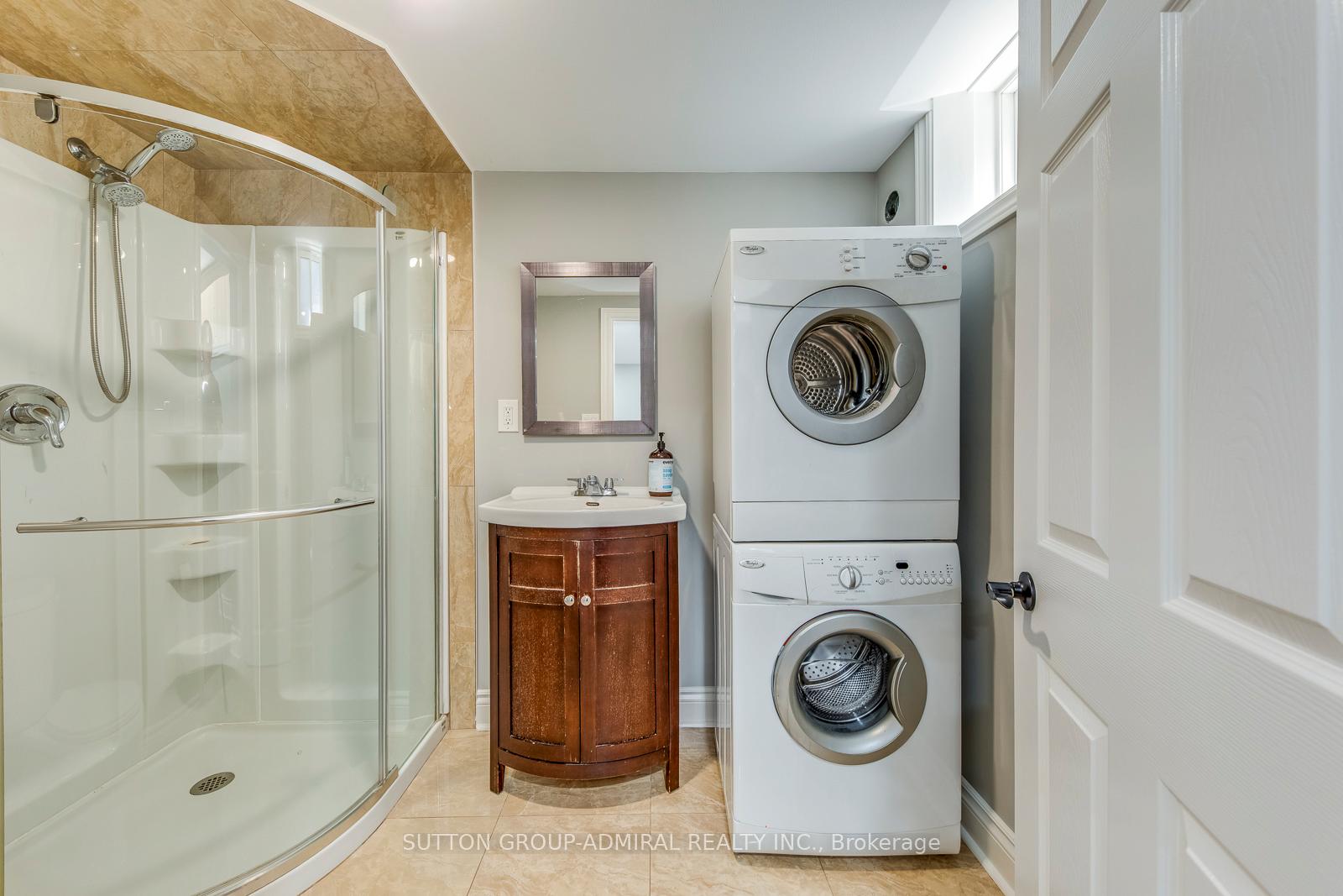 Photo 23 of 69 Norgrove Crescent, Etobicoke, Willowridge-Martingrove-Richview — HOMEH
