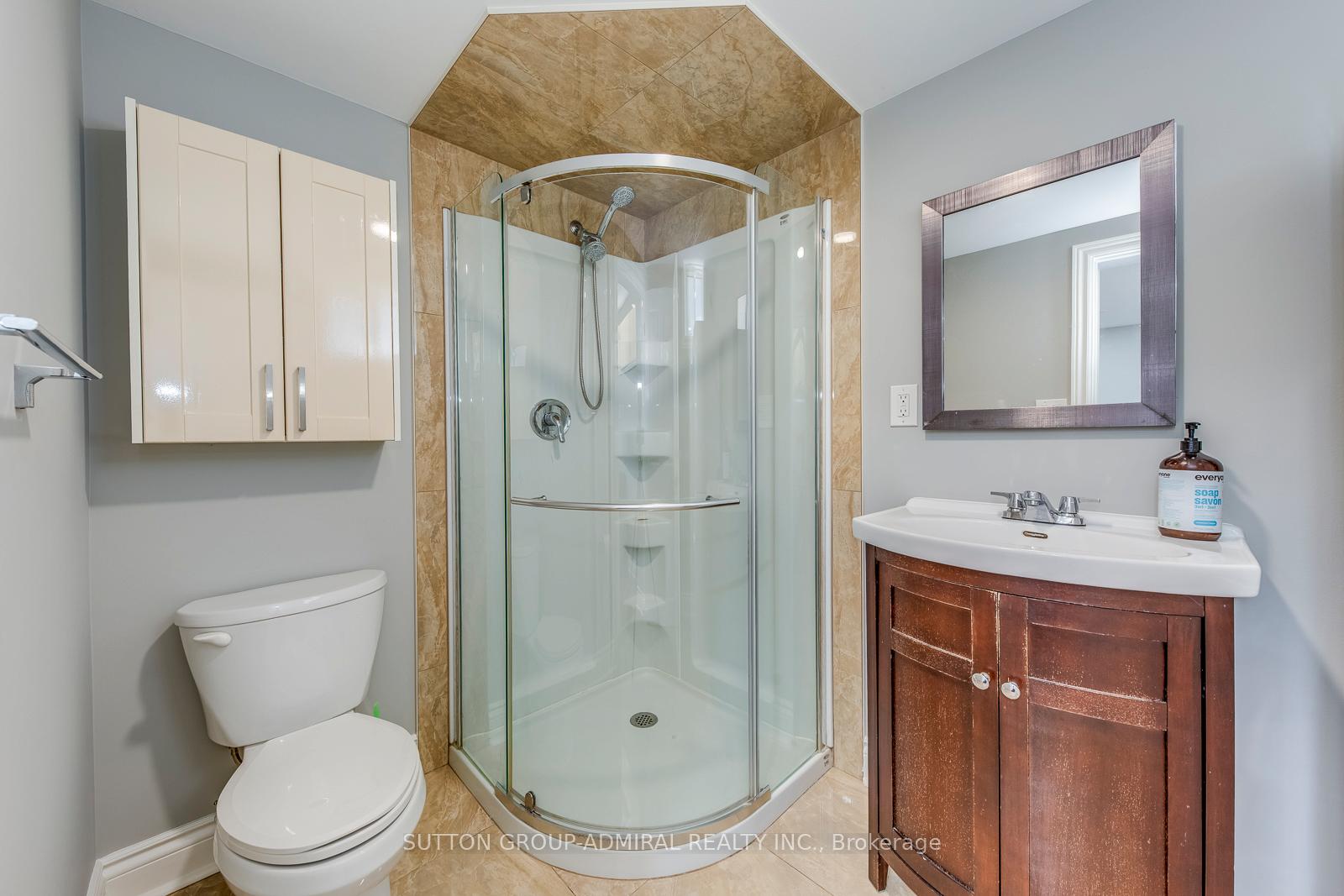 Photo 24 of 69 Norgrove Crescent, Etobicoke, Willowridge-Martingrove-Richview — HOMEH