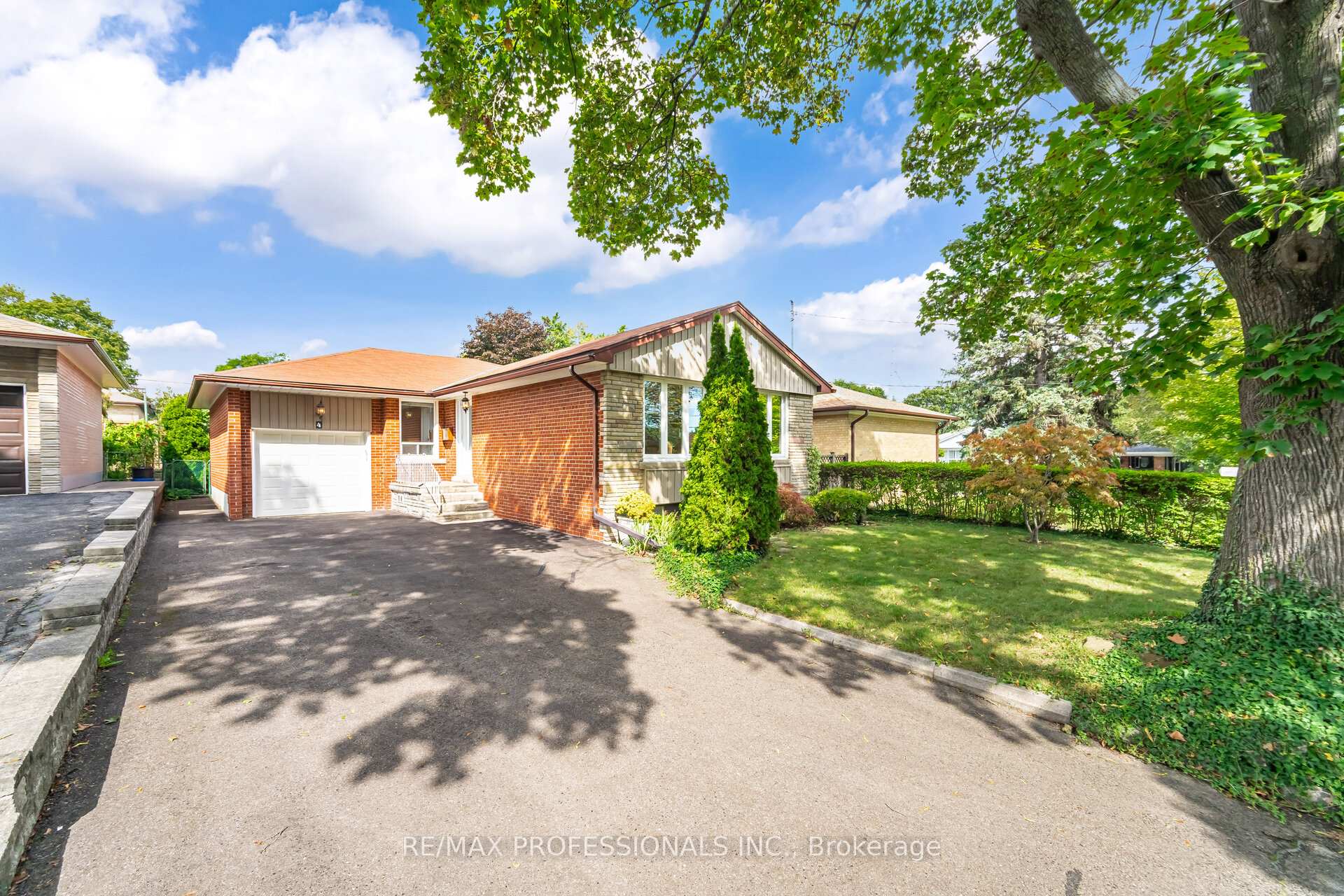 Photo 1 of 4 Lethbridge Avenue, Etobicoke, Kingsview Village-The Westway — HOMEH