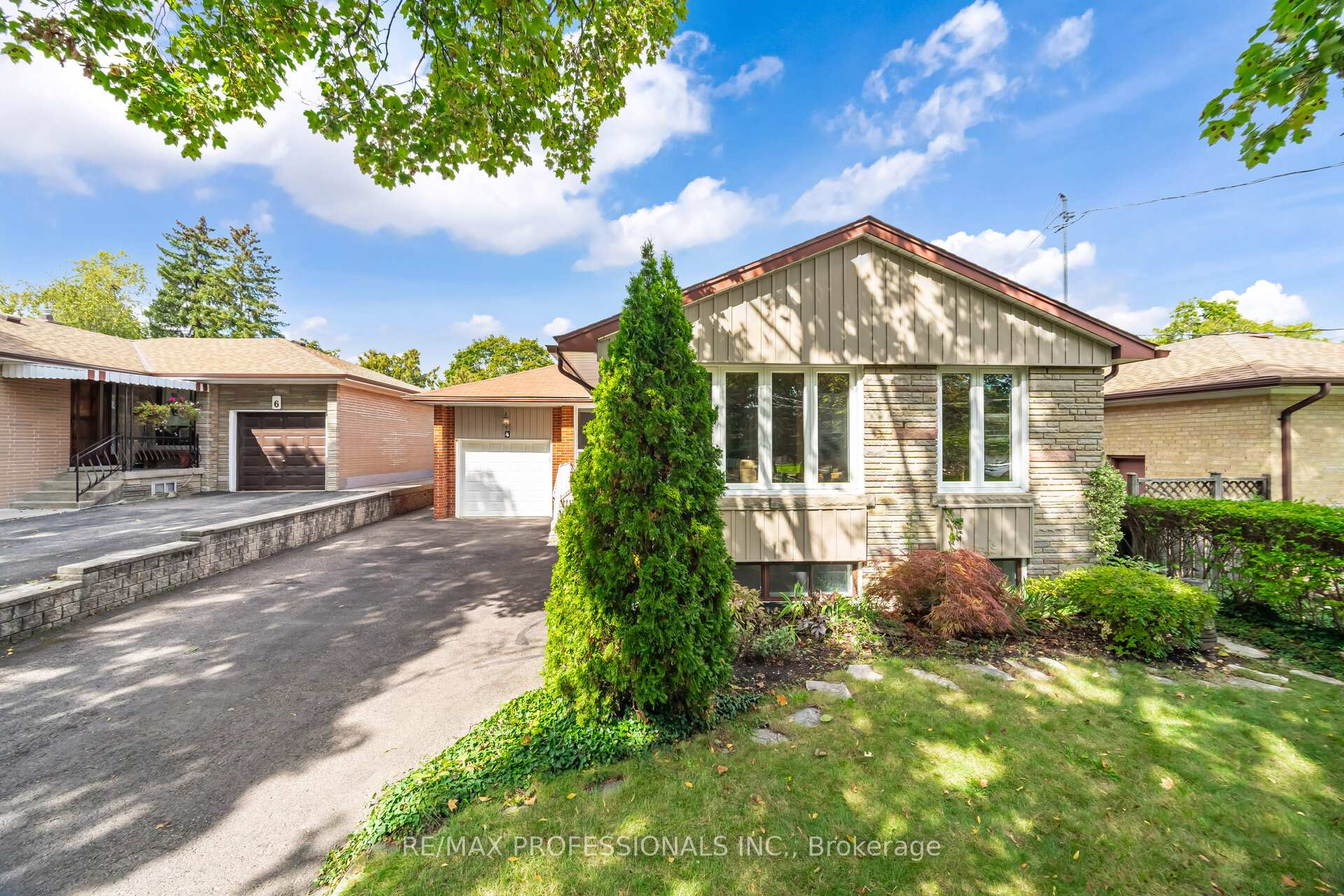 Photo 3 of 4 Lethbridge Avenue, Etobicoke, Kingsview Village-The Westway — HOMEH