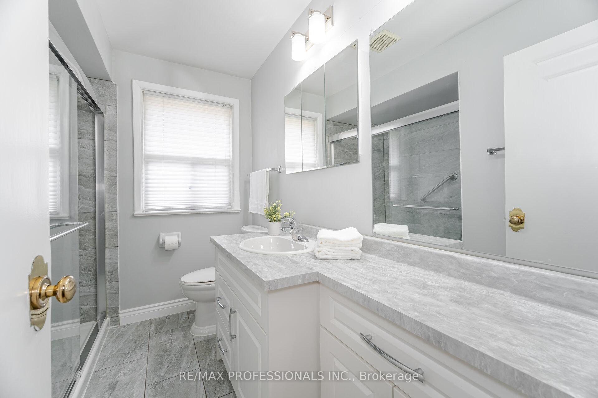 Photo 17 of 4 Lethbridge Avenue, Etobicoke, Kingsview Village-The Westway — HOMEH