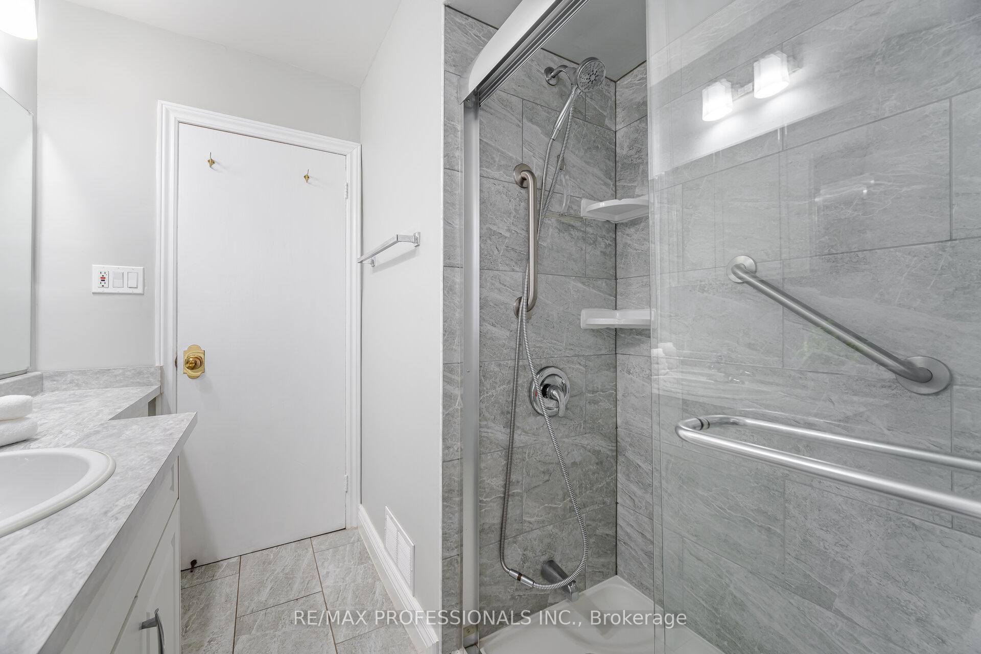 Photo 18 of 4 Lethbridge Avenue, Etobicoke, Kingsview Village-The Westway — HOMEH