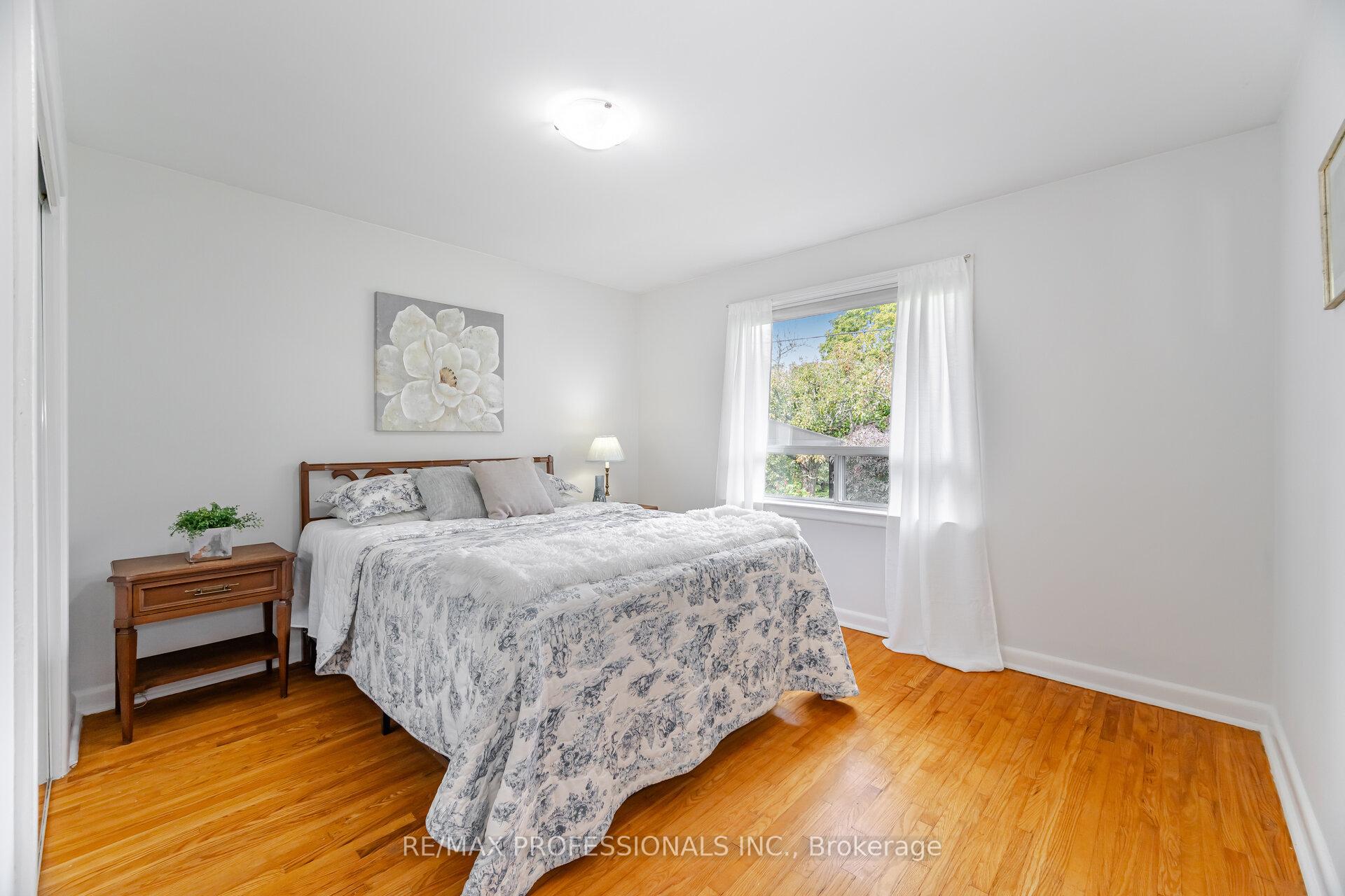 Photo 19 of 4 Lethbridge Avenue, Etobicoke, Kingsview Village-The Westway — HOMEH