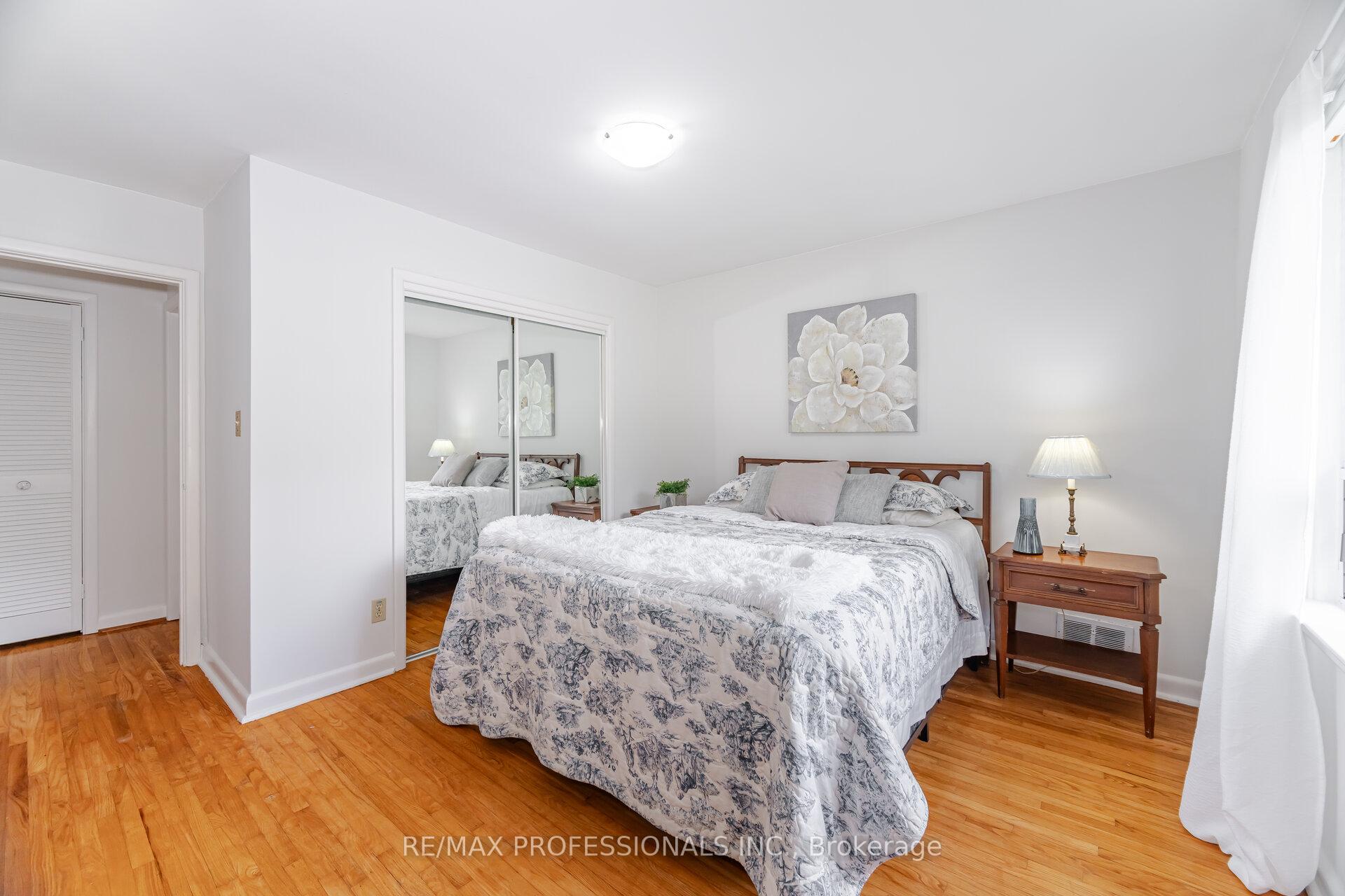 Photo 20 of 4 Lethbridge Avenue, Etobicoke, Kingsview Village-The Westway — HOMEH