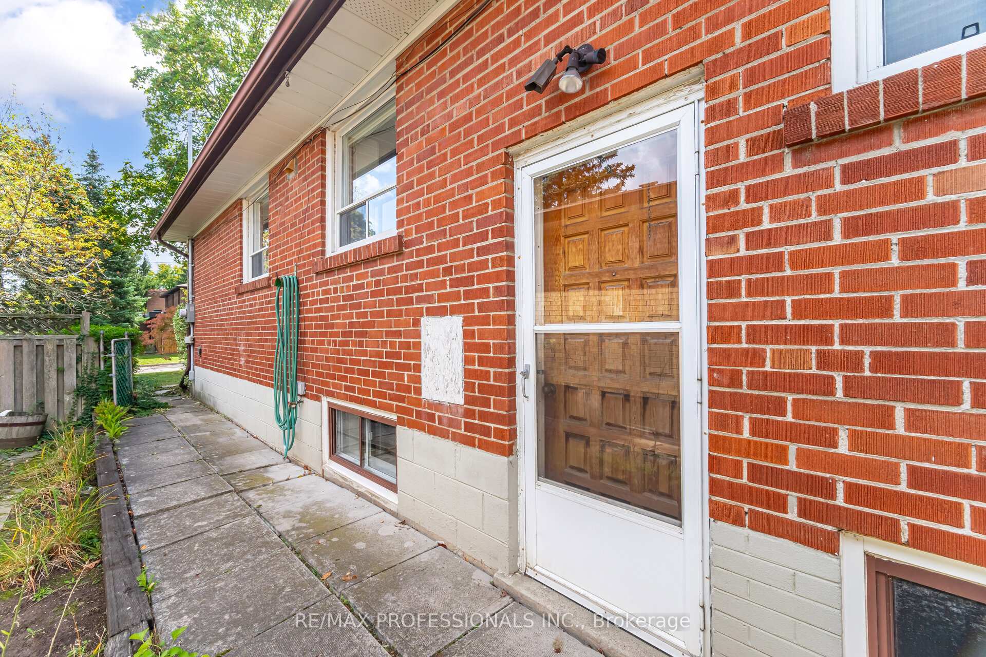 Photo 37 of 4 Lethbridge Avenue, Etobicoke, Kingsview Village-The Westway — HOMEH