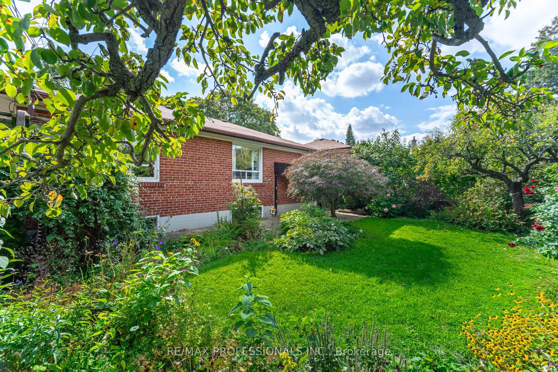 Photo 39 of 4 Lethbridge Avenue, Etobicoke, Kingsview Village-The Westway — HOMEH