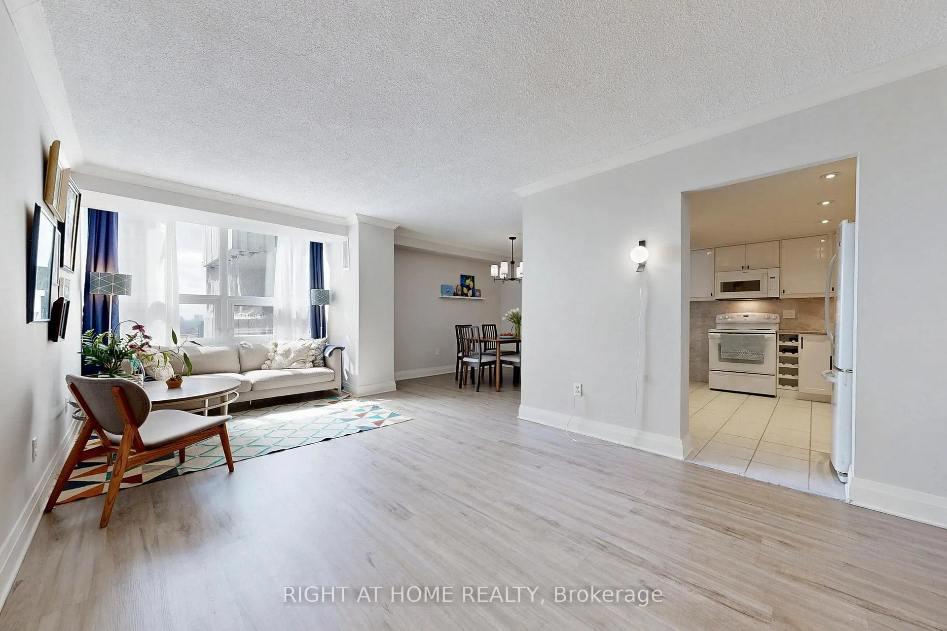 Photo 8 of Unit 1807, 1900 Sheppard Avenue E, North York, Pleasant View — HOMEH