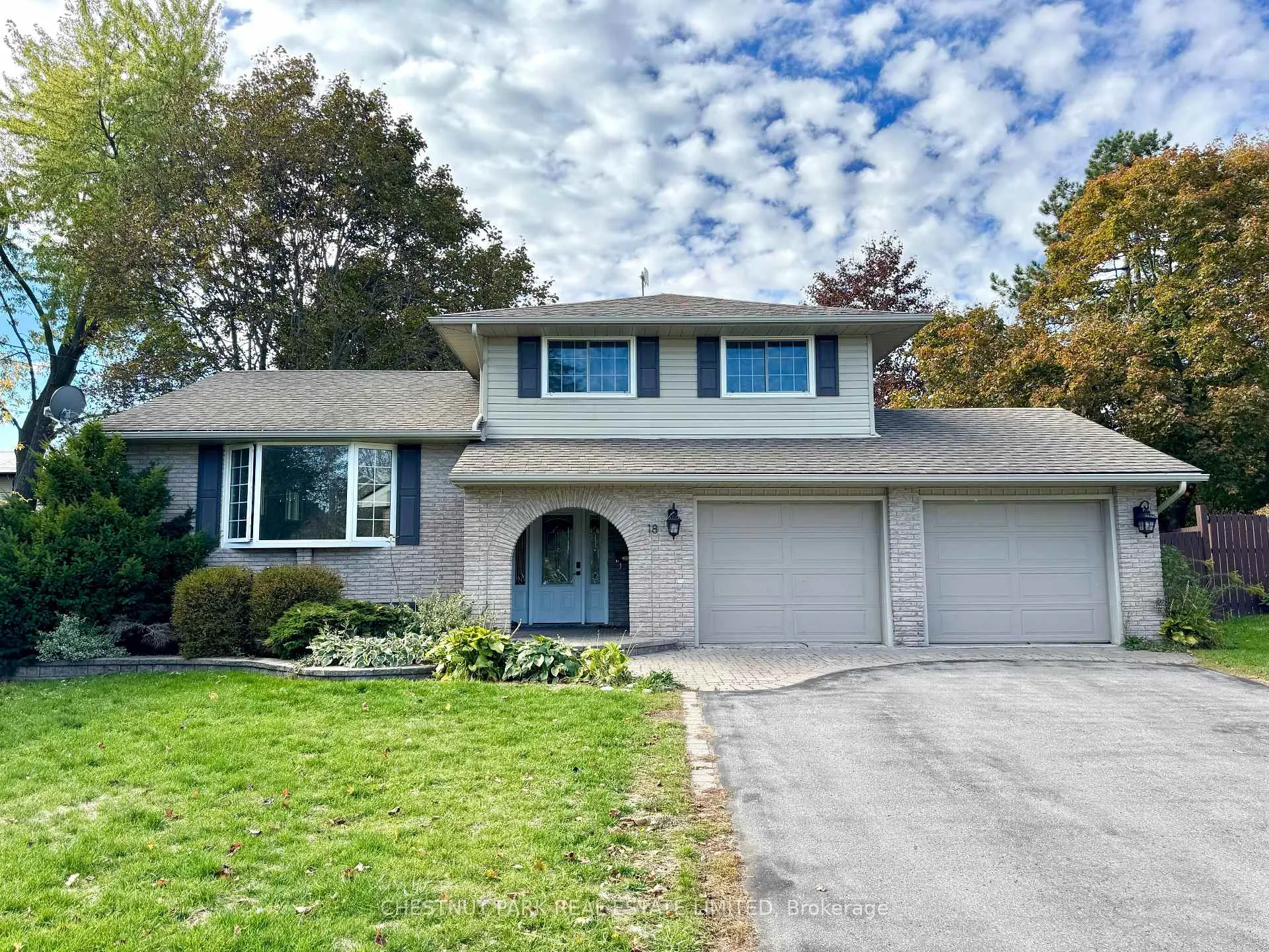 Photo 1 of 18 Hope Crescent, Belleville, Belleville Ward — HOMEH
