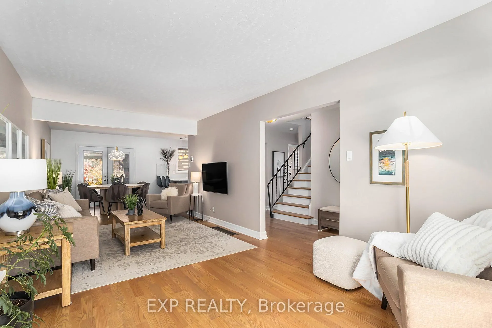 Photo 4 of 733 Southmore Drive W, Ottawa, Riverside Park South — HOMEH