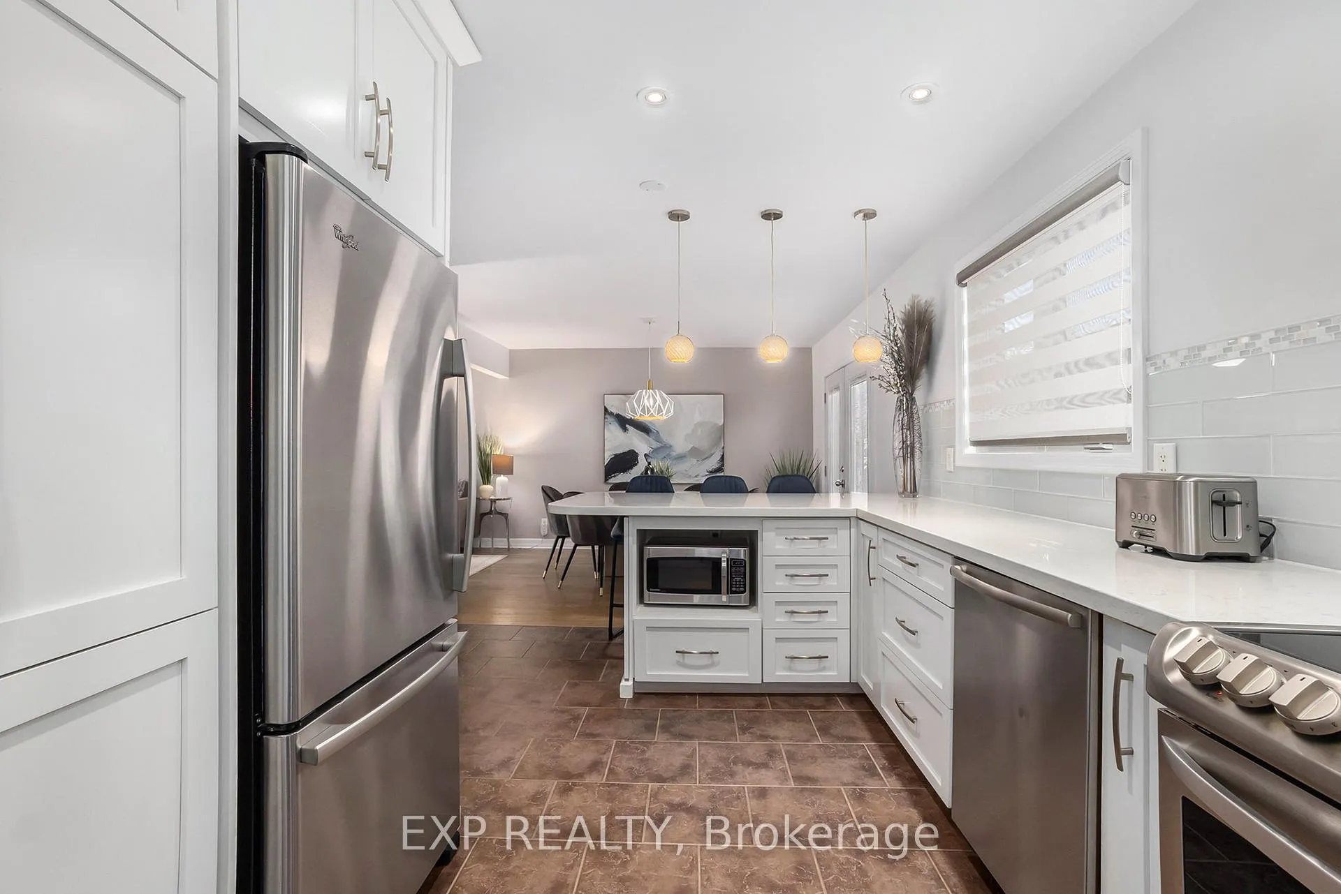 Photo 11 of 733 Southmore Drive W, Ottawa, Riverside Park South — HOMEH