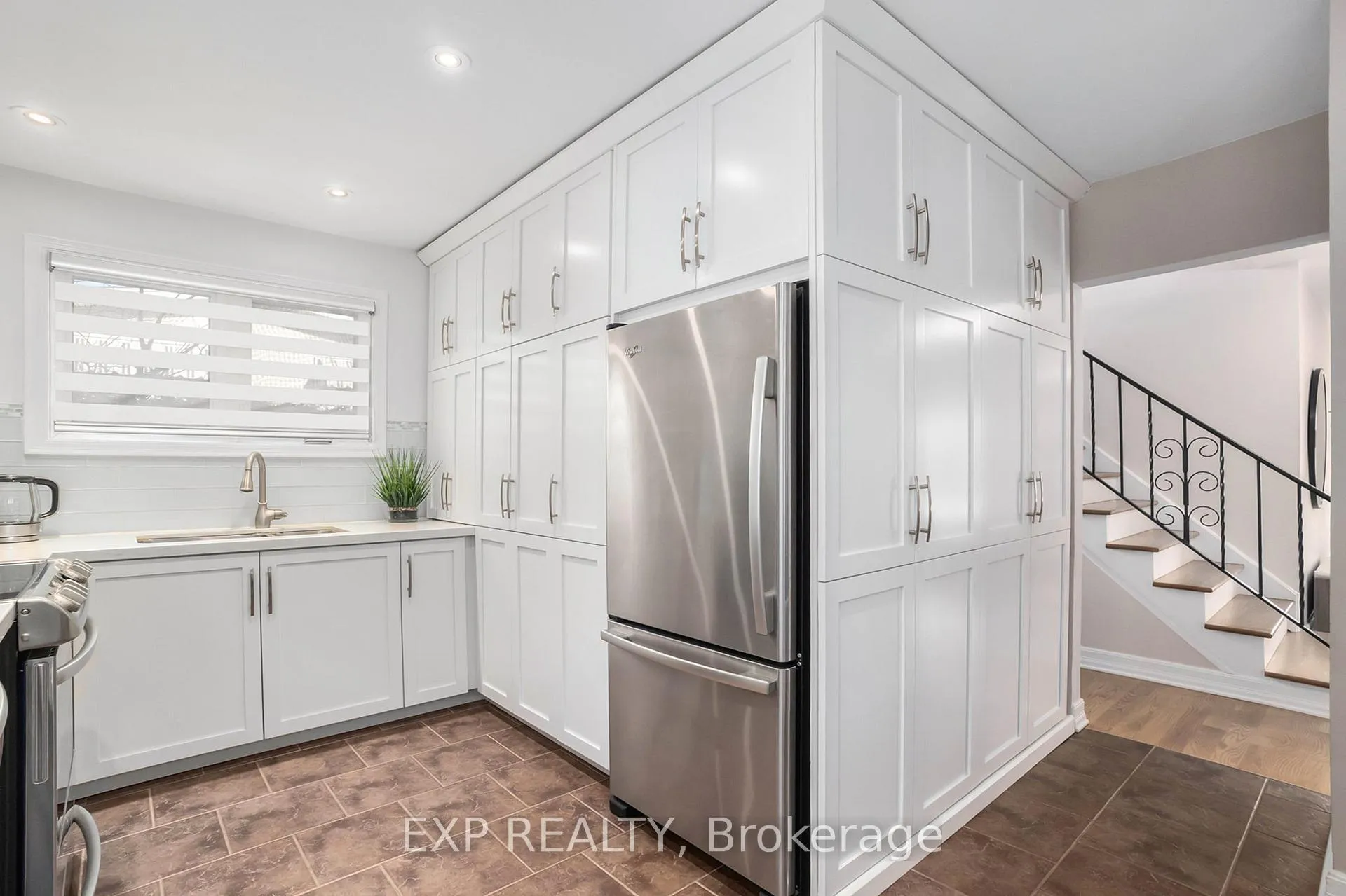 Photo 13 of 733 Southmore Drive W, Ottawa, Riverside Park South — HOMEH