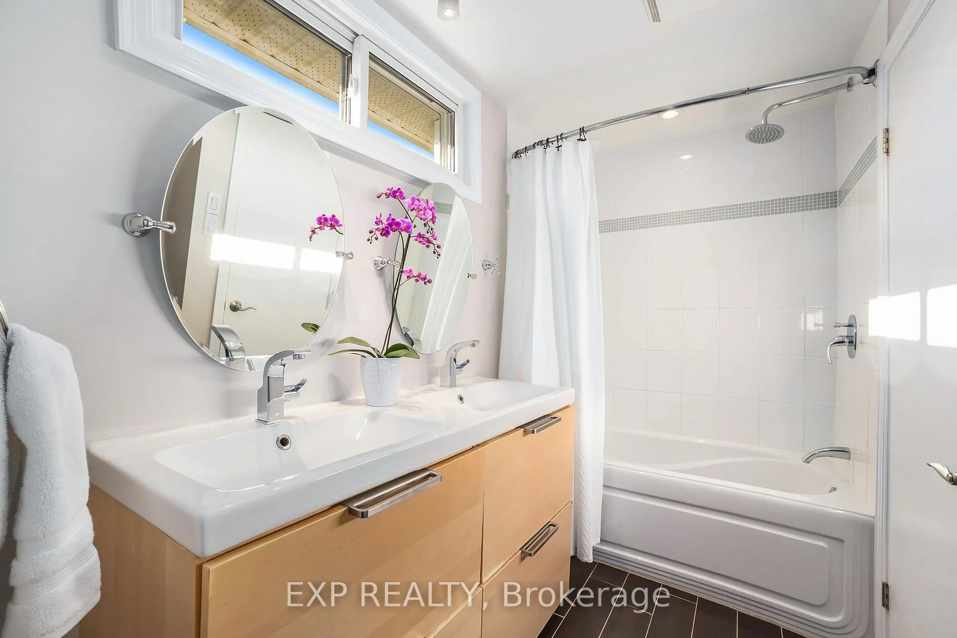 Photo 20 of 733 Southmore Drive W, Ottawa, Riverside Park South — HOMEH