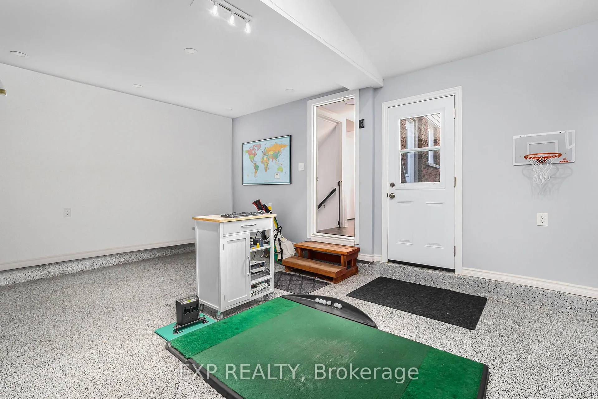 Photo 21 of 733 Southmore Drive W, Ottawa, Riverside Park South — HOMEH