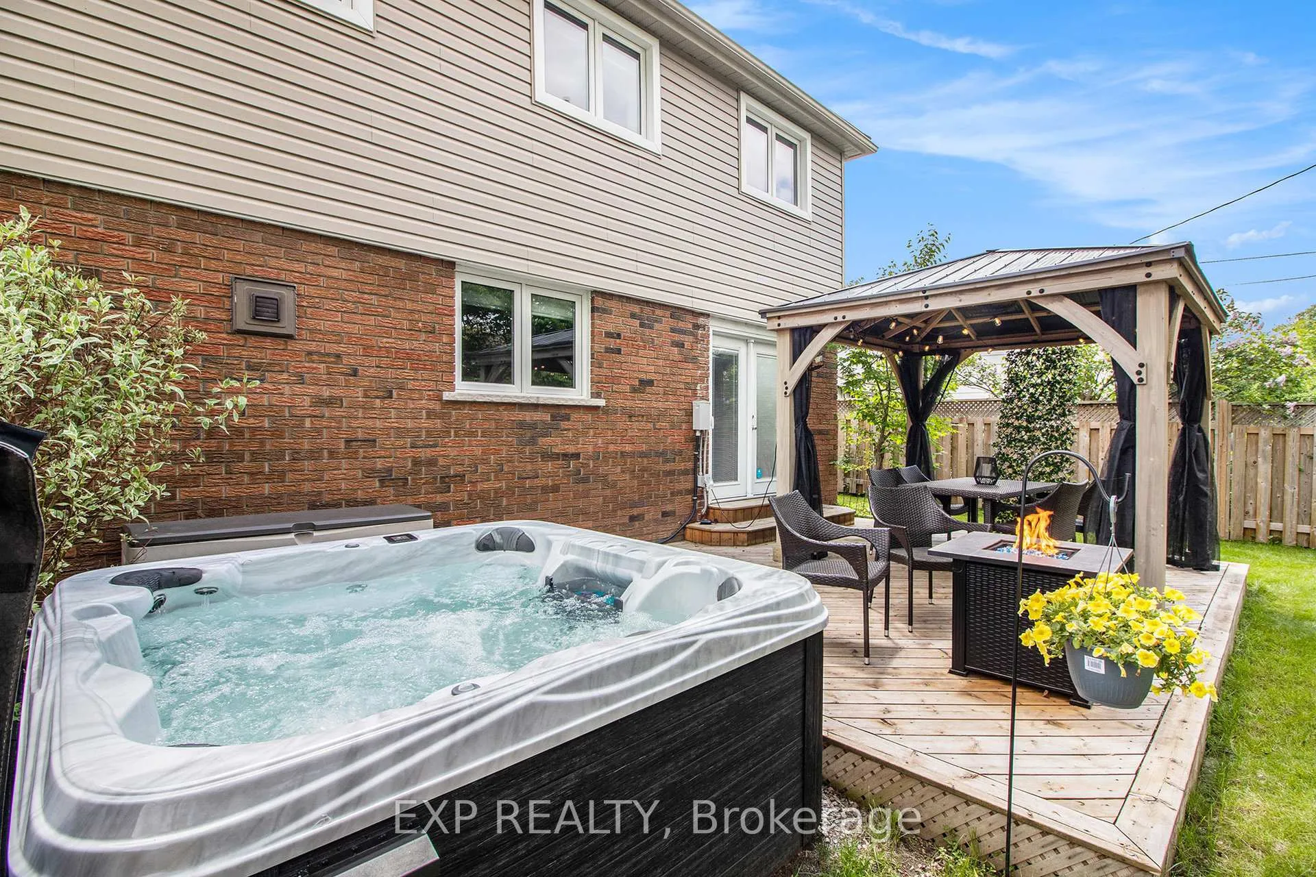 Photo 28 of 733 Southmore Drive W, Ottawa, Riverside Park South — HOMEH
