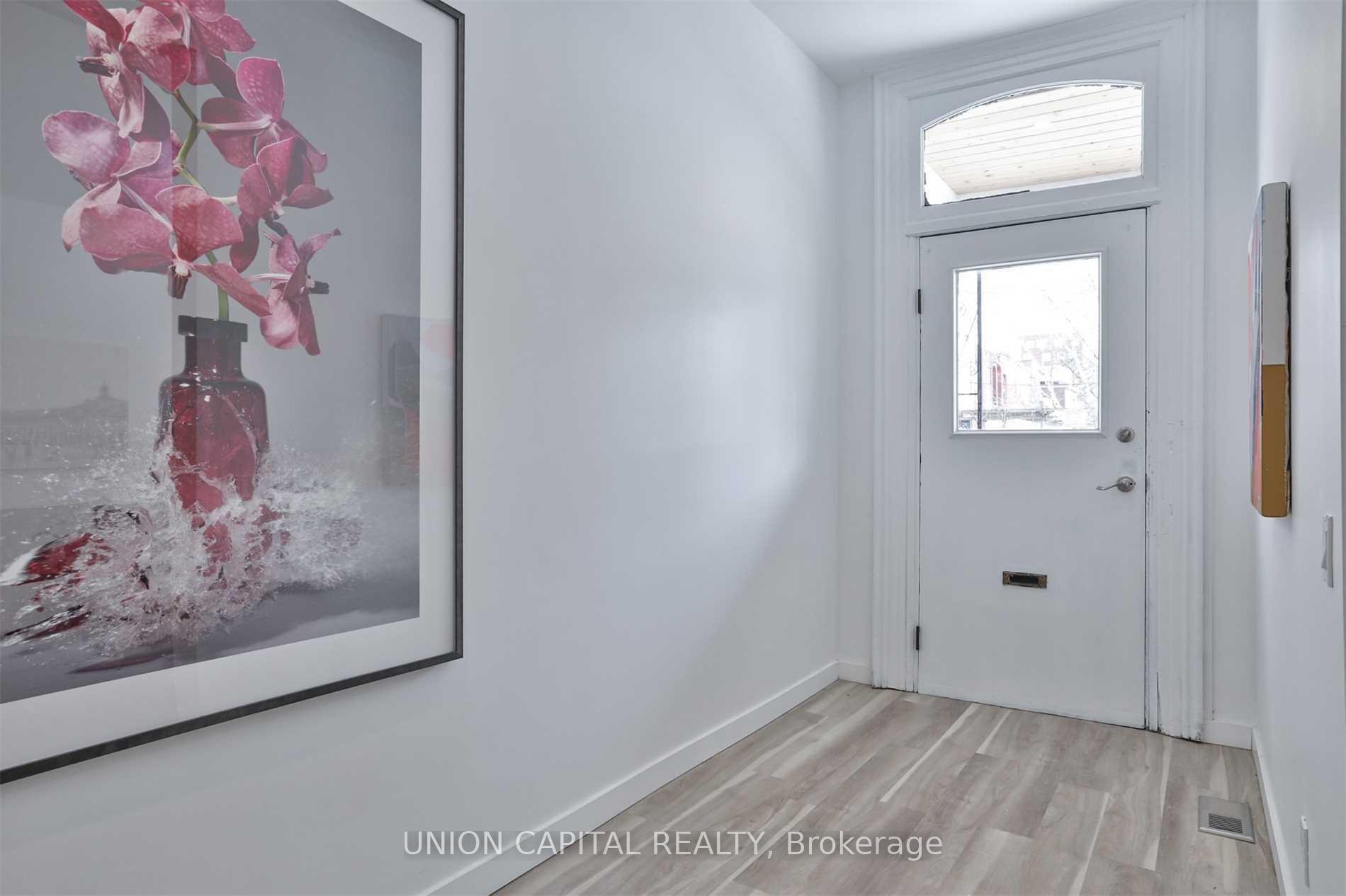 Photo 2 of Unit Main, 108 Robert St, Toronto, University — HOMEH