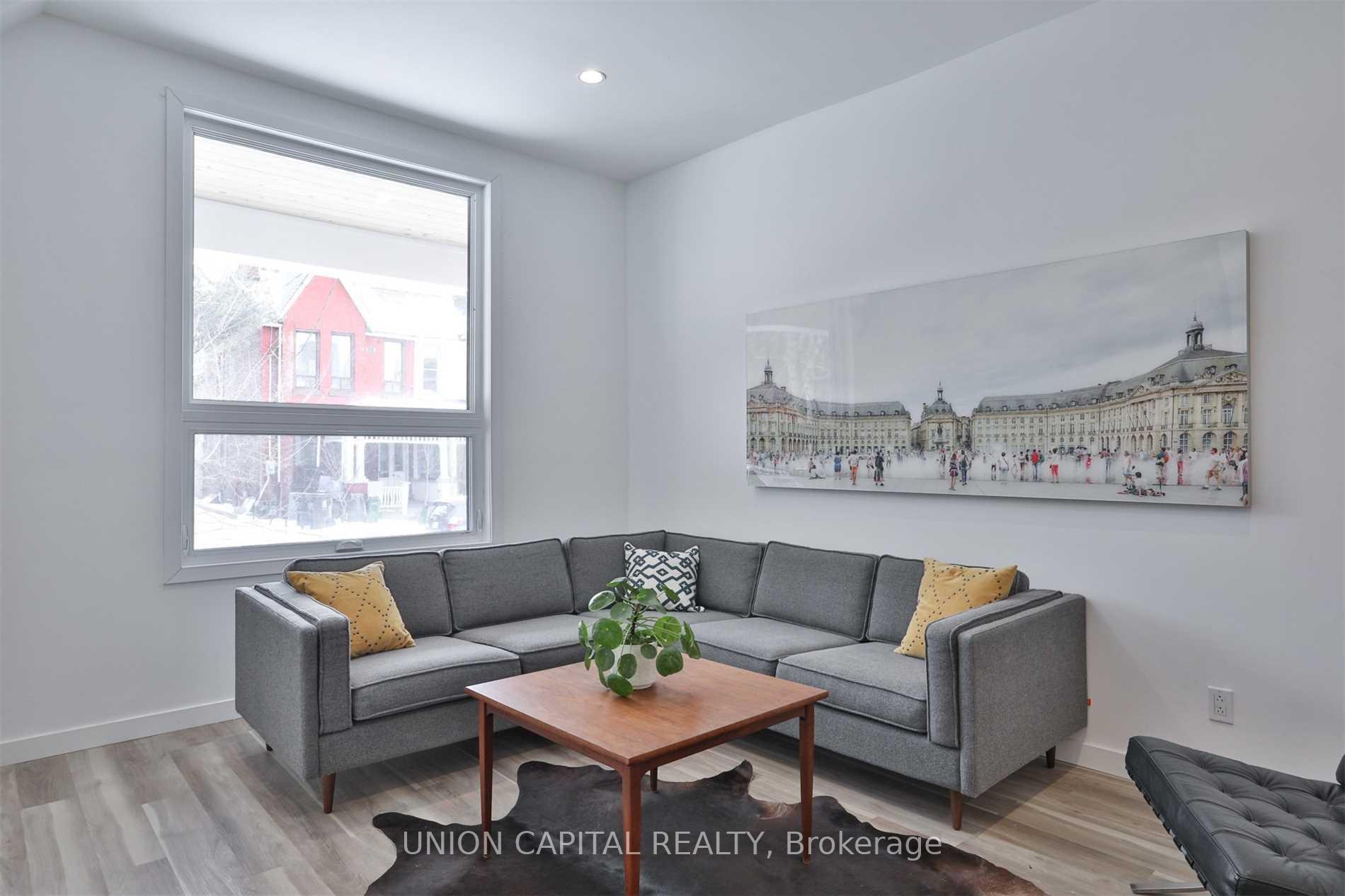Photo 4 of Unit Main, 108 Robert St, Toronto, University — HOMEH