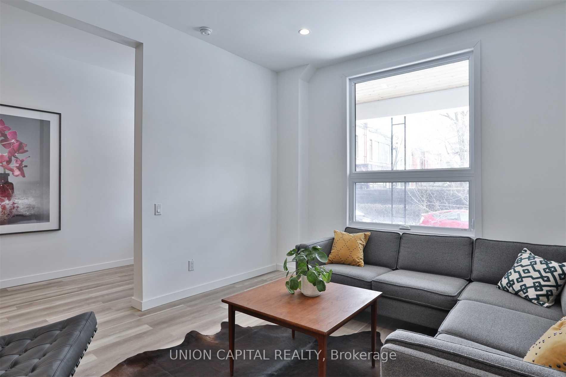 Photo 5 of Unit Main, 108 Robert St, Toronto, University — HOMEH