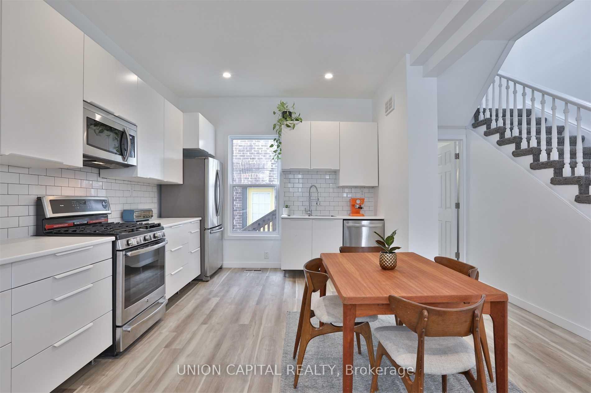 Photo 8 of Unit Main, 108 Robert St, Toronto, University — HOMEH