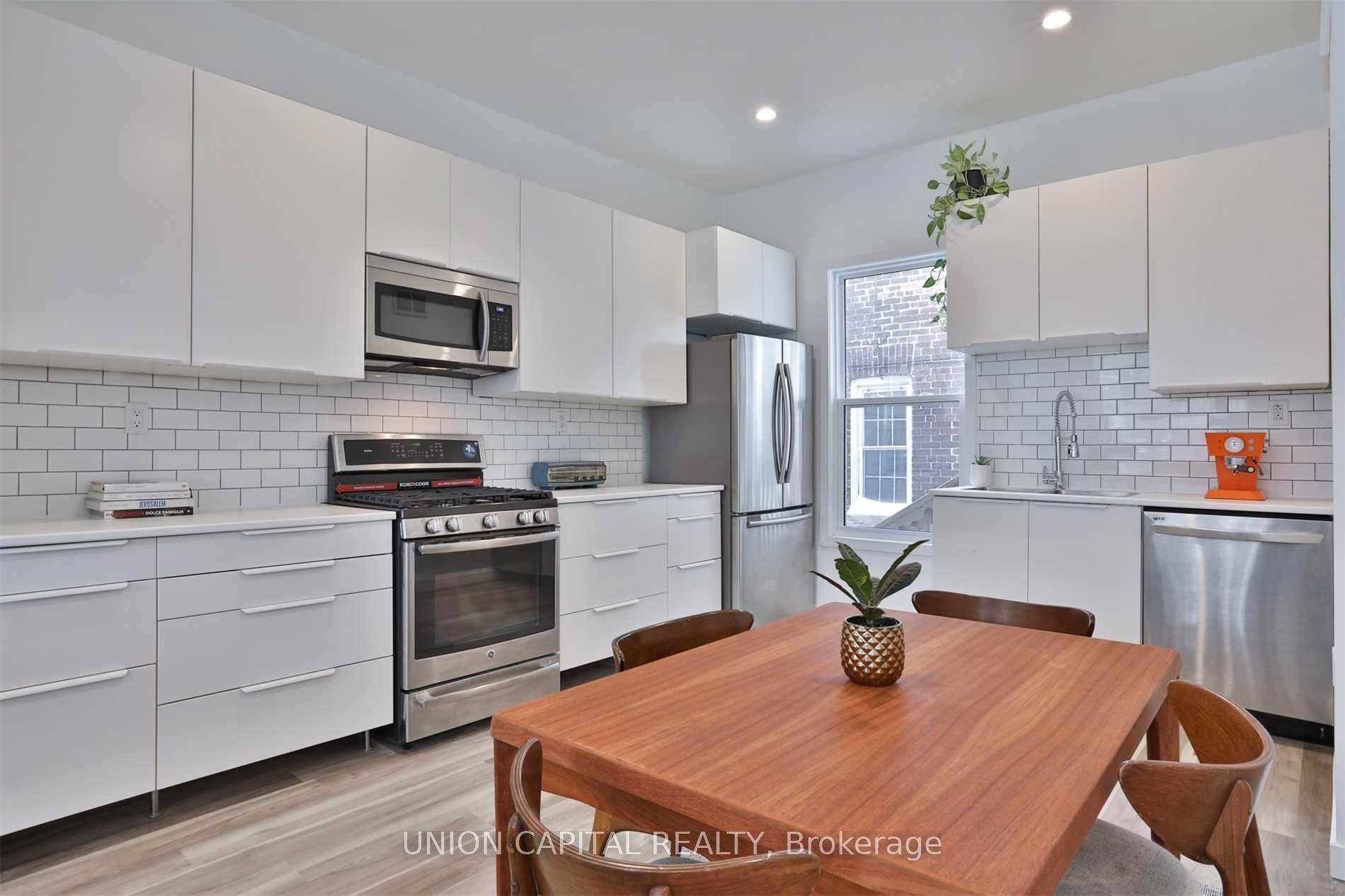 Photo 10 of Unit Main, 108 Robert St, Toronto, University — HOMEH