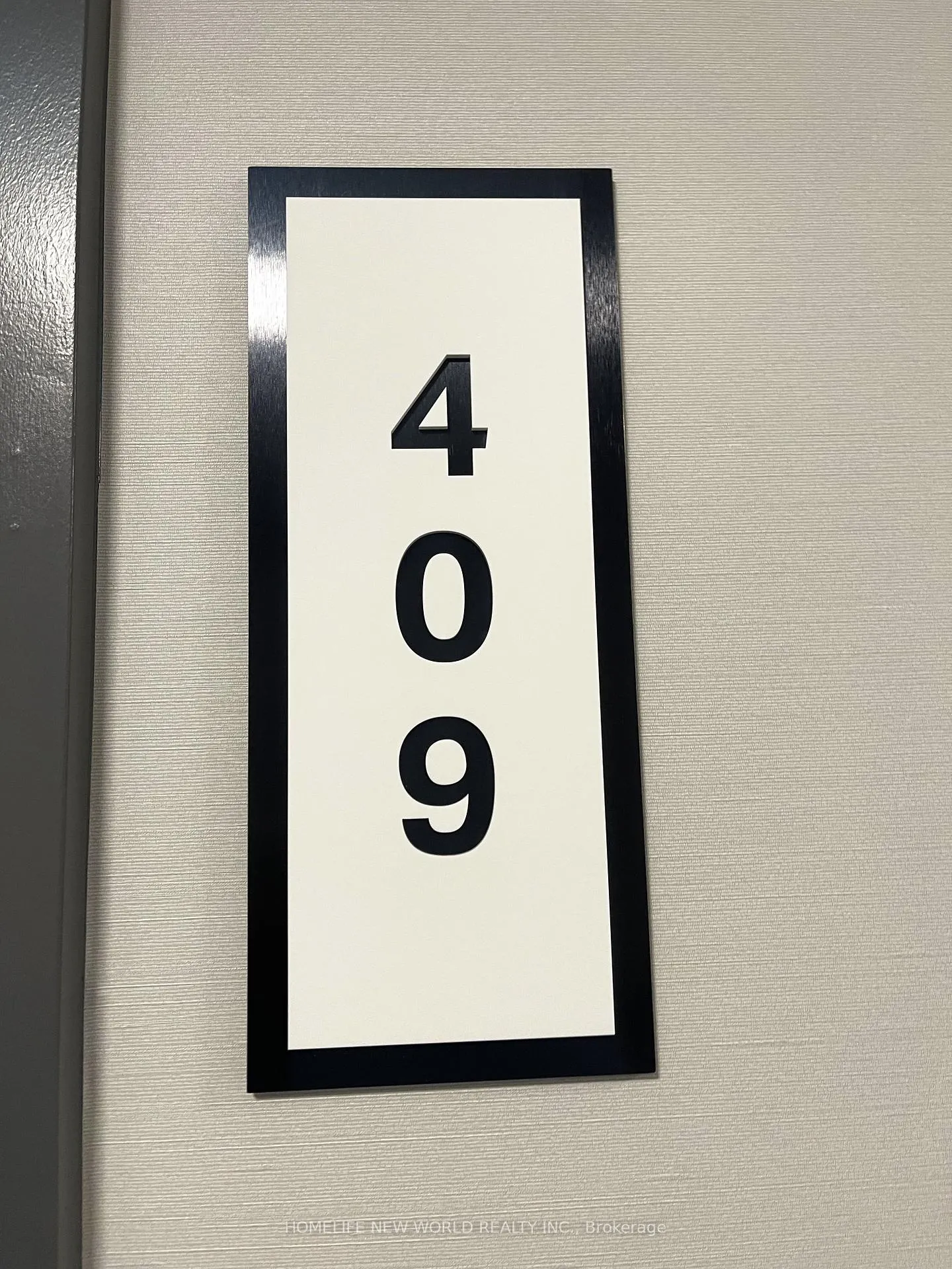 Front of Unit 409, 758 Dovercourt Road