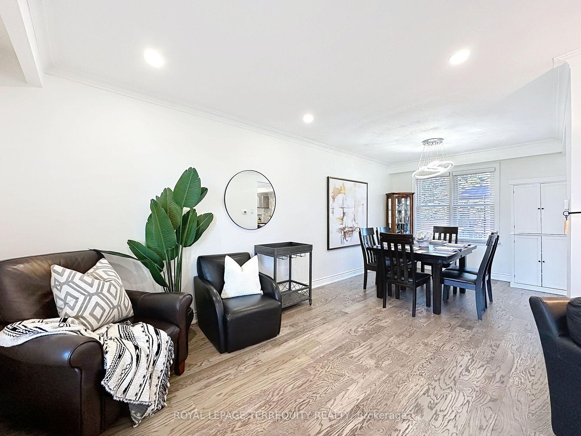 Photo 14 of 16 Pagebrook Drive, Etobicoke, Humber Heights — HOMEH