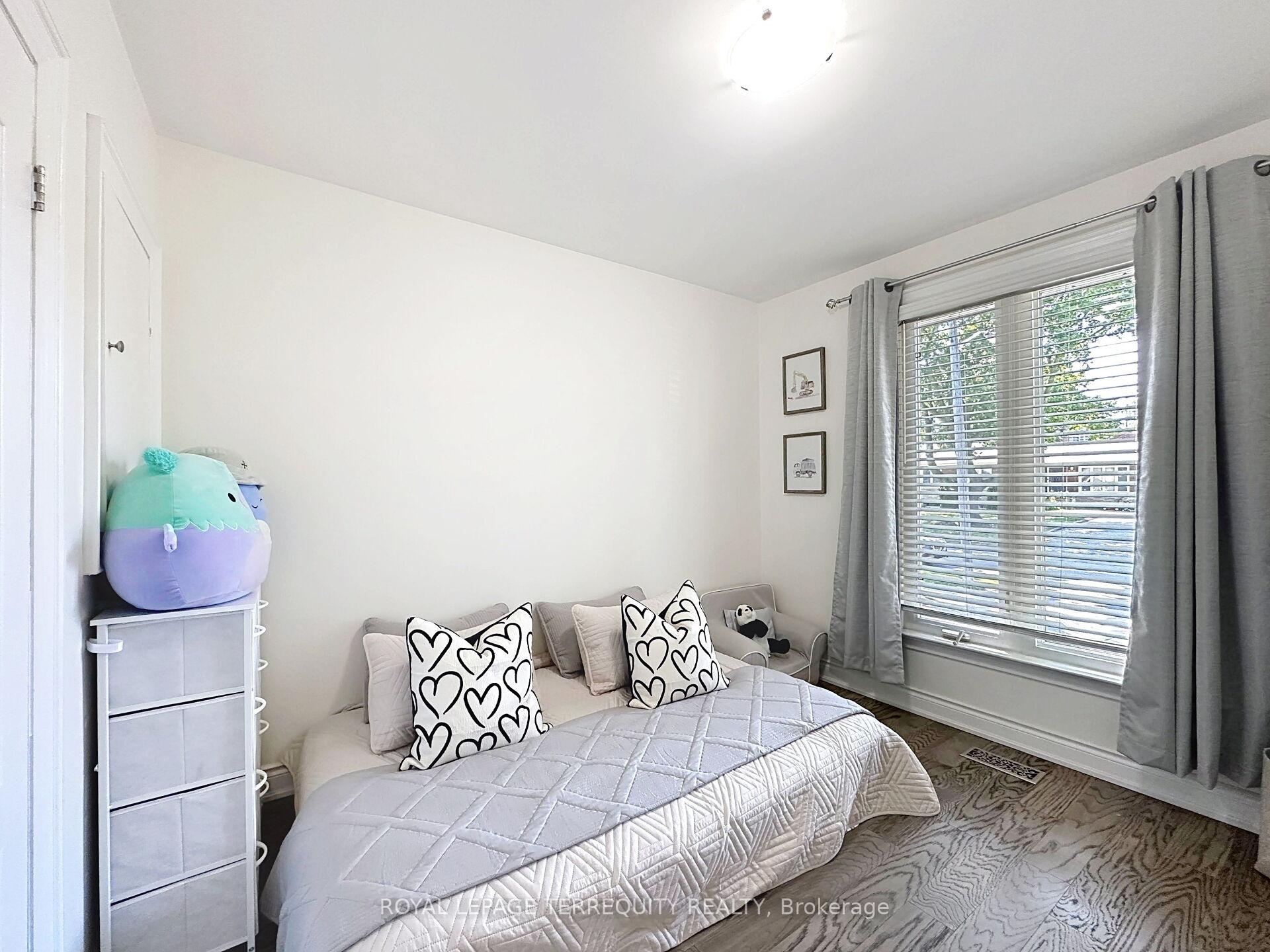 Photo 22 of 16 Pagebrook Drive, Etobicoke, Humber Heights — HOMEH