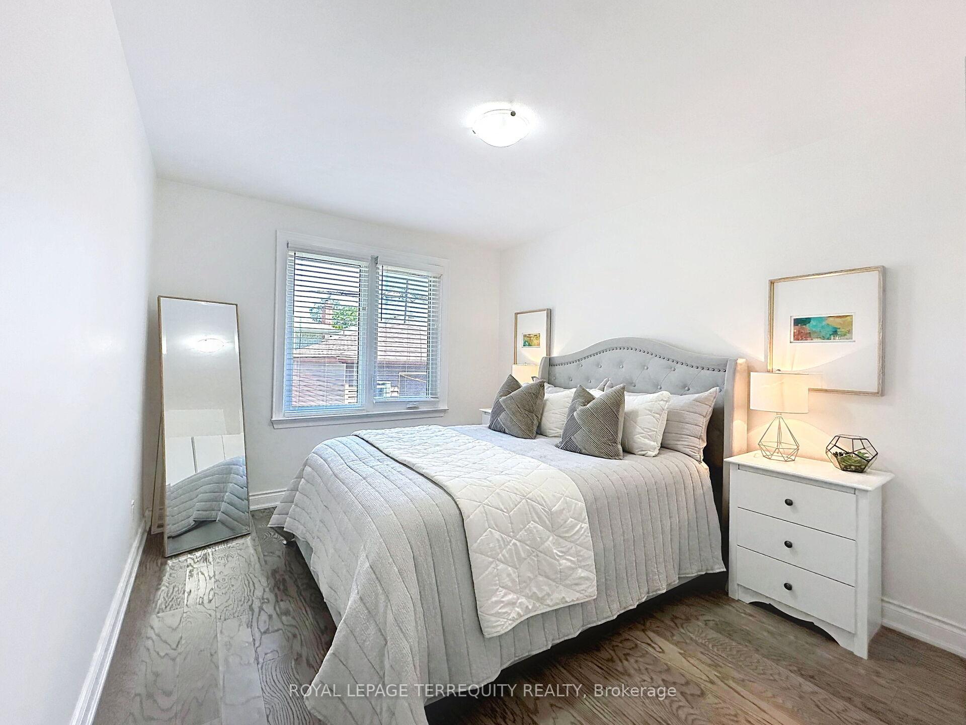 Photo 28 of 16 Pagebrook Drive, Etobicoke, Humber Heights — HOMEH