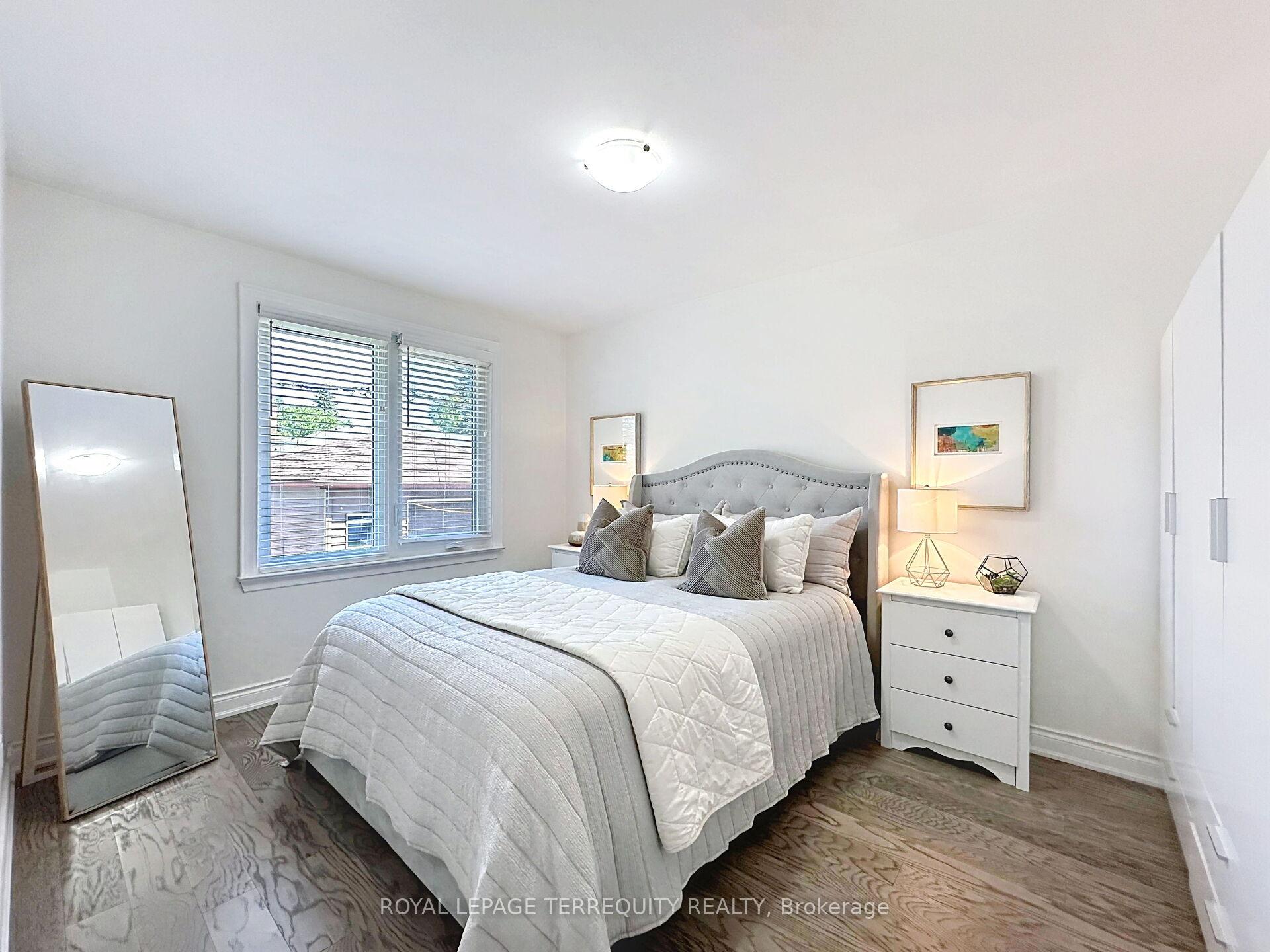 Photo 31 of 16 Pagebrook Drive, Etobicoke, Humber Heights — HOMEH