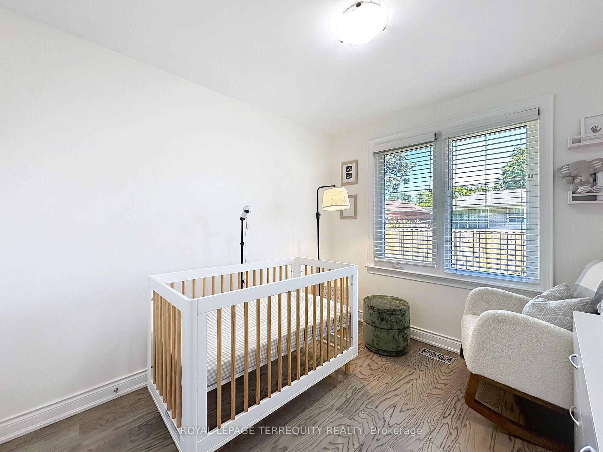 Photo 32 of 16 Pagebrook Drive, Etobicoke, Humber Heights — HOMEH