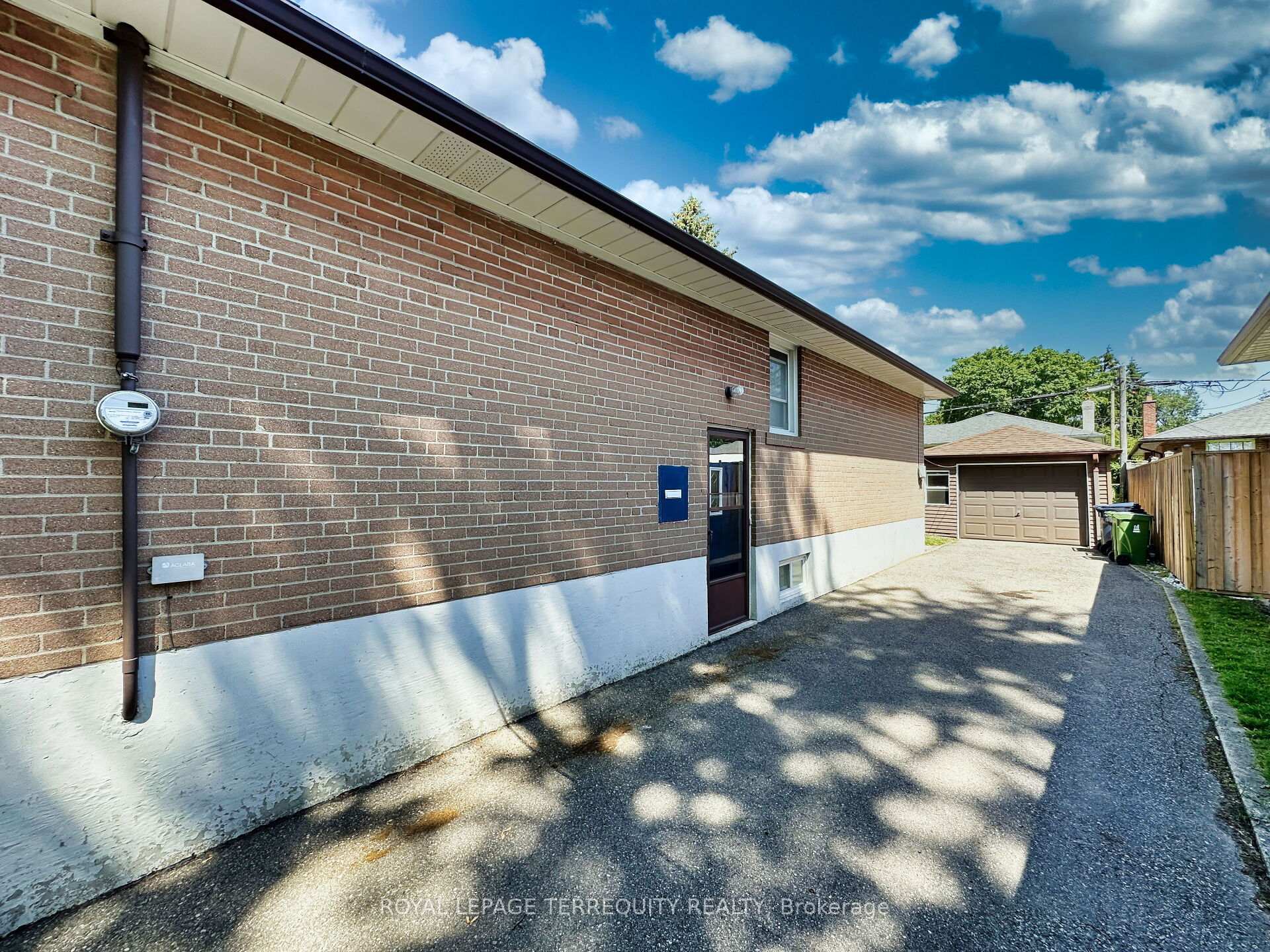 Photo 39 of 16 Pagebrook Drive, Etobicoke, Humber Heights — HOMEH