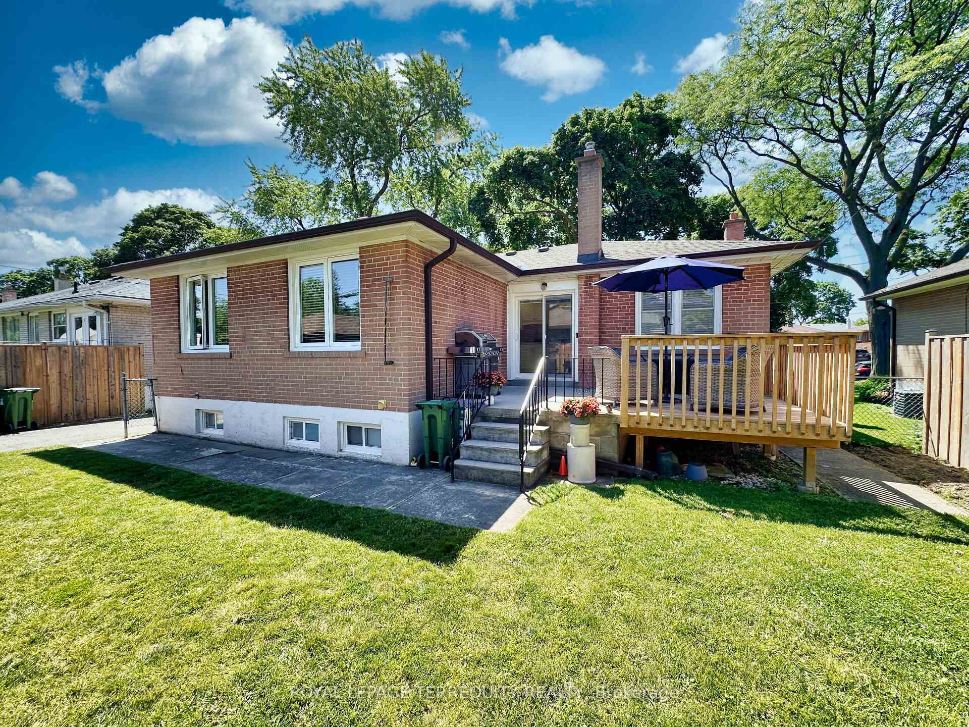 Photo 43 of 16 Pagebrook Drive, Etobicoke, Humber Heights — HOMEH