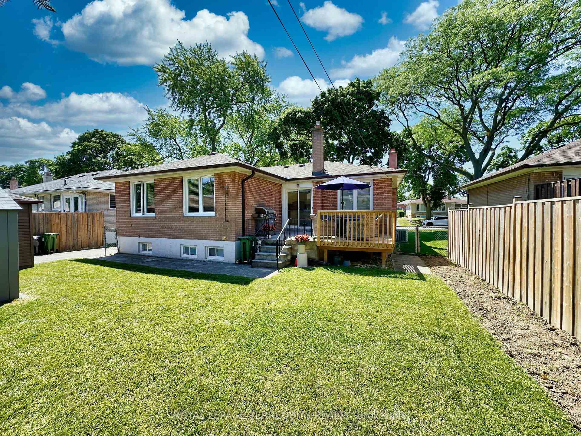 Photo 44 of 16 Pagebrook Drive, Etobicoke, Humber Heights — HOMEH