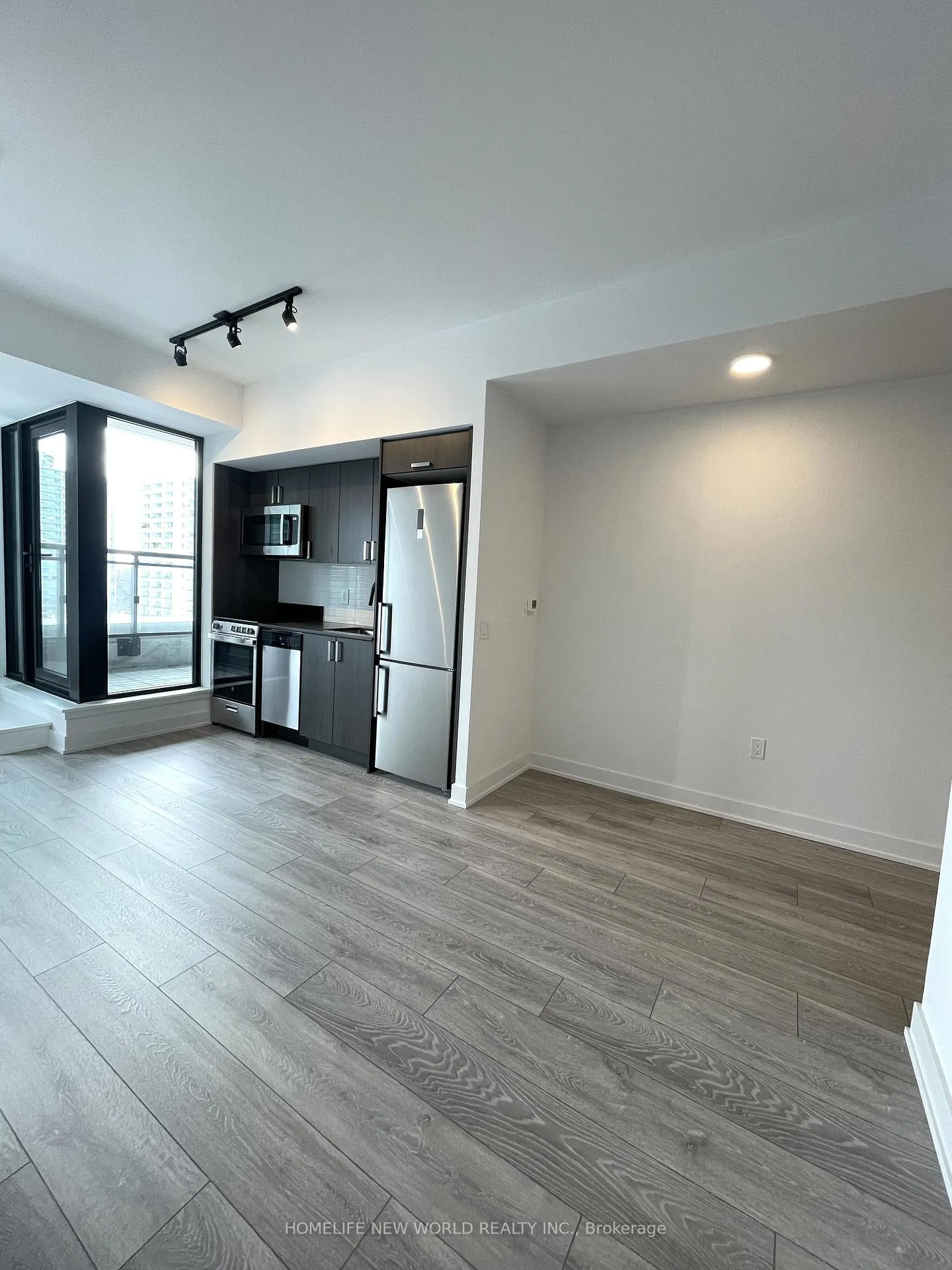 Photo 4 of Unit 507, 758 Dovercourt Road, Toronto, Dovercourt-Wallace Emerson-Junction — HOMEH