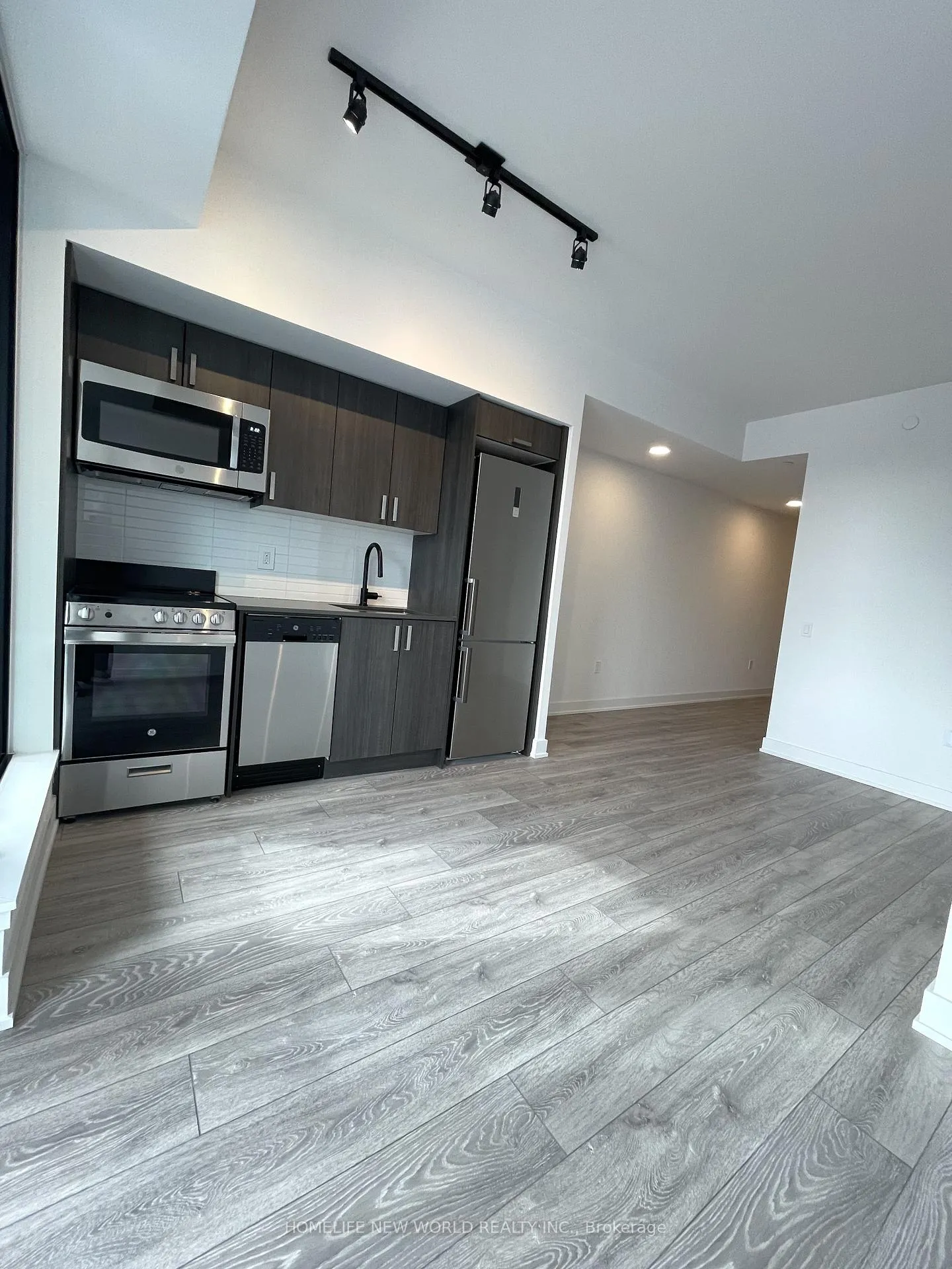 Photo 5 of Unit 507, 758 Dovercourt Road, Toronto, Dovercourt-Wallace Emerson-Junction — HOMEH